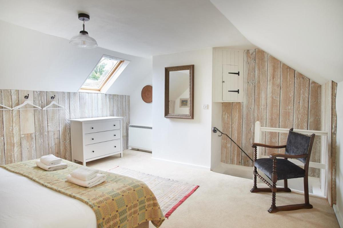 Two-Bedroom House photo 3