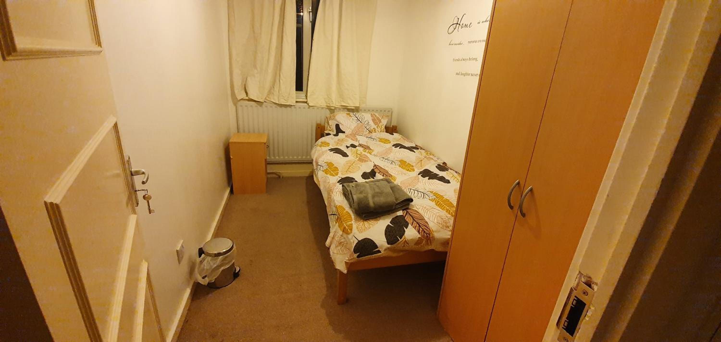 Single Room photo 2