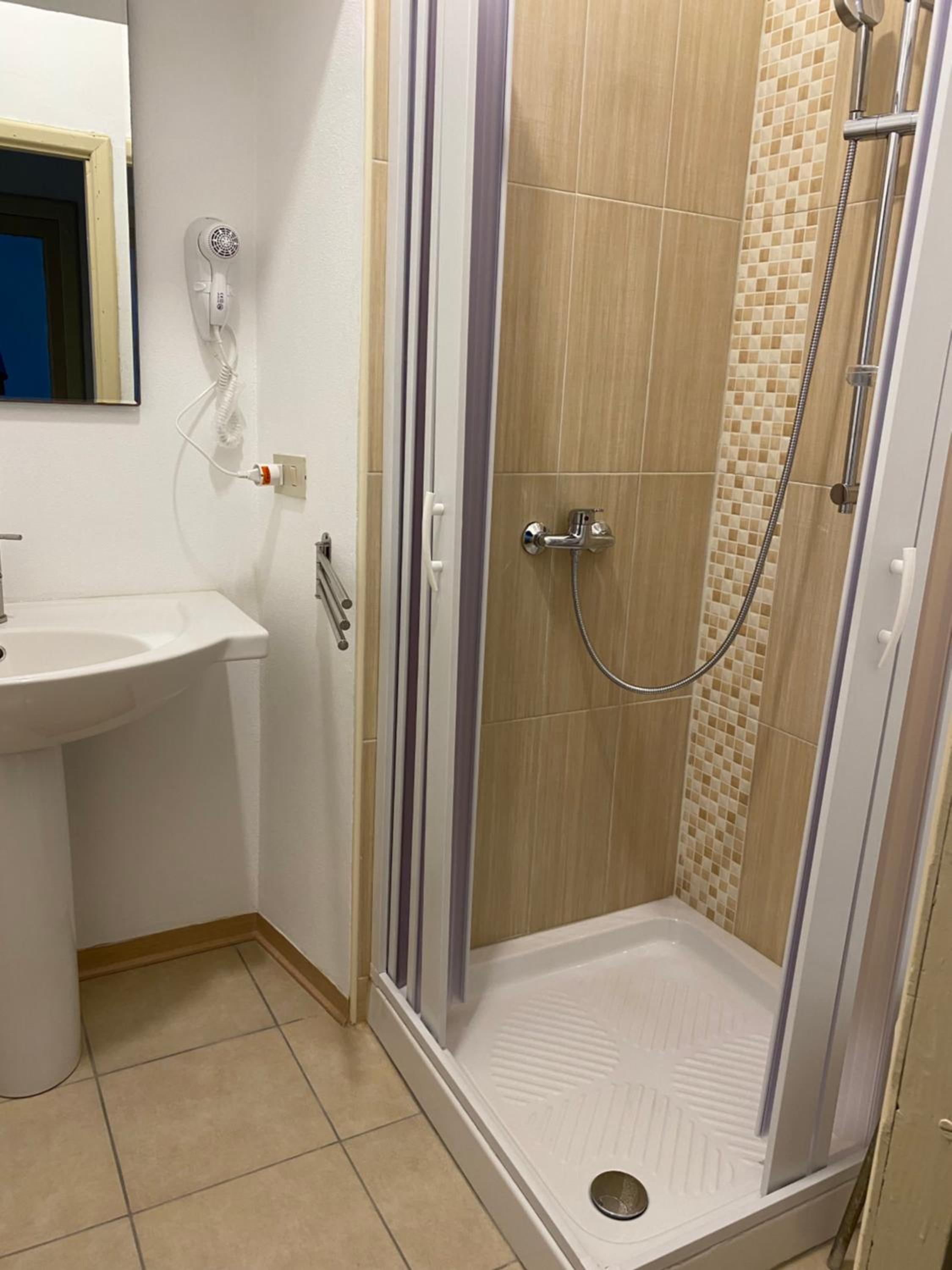 Triple Room With Private External Bathroom photo 2