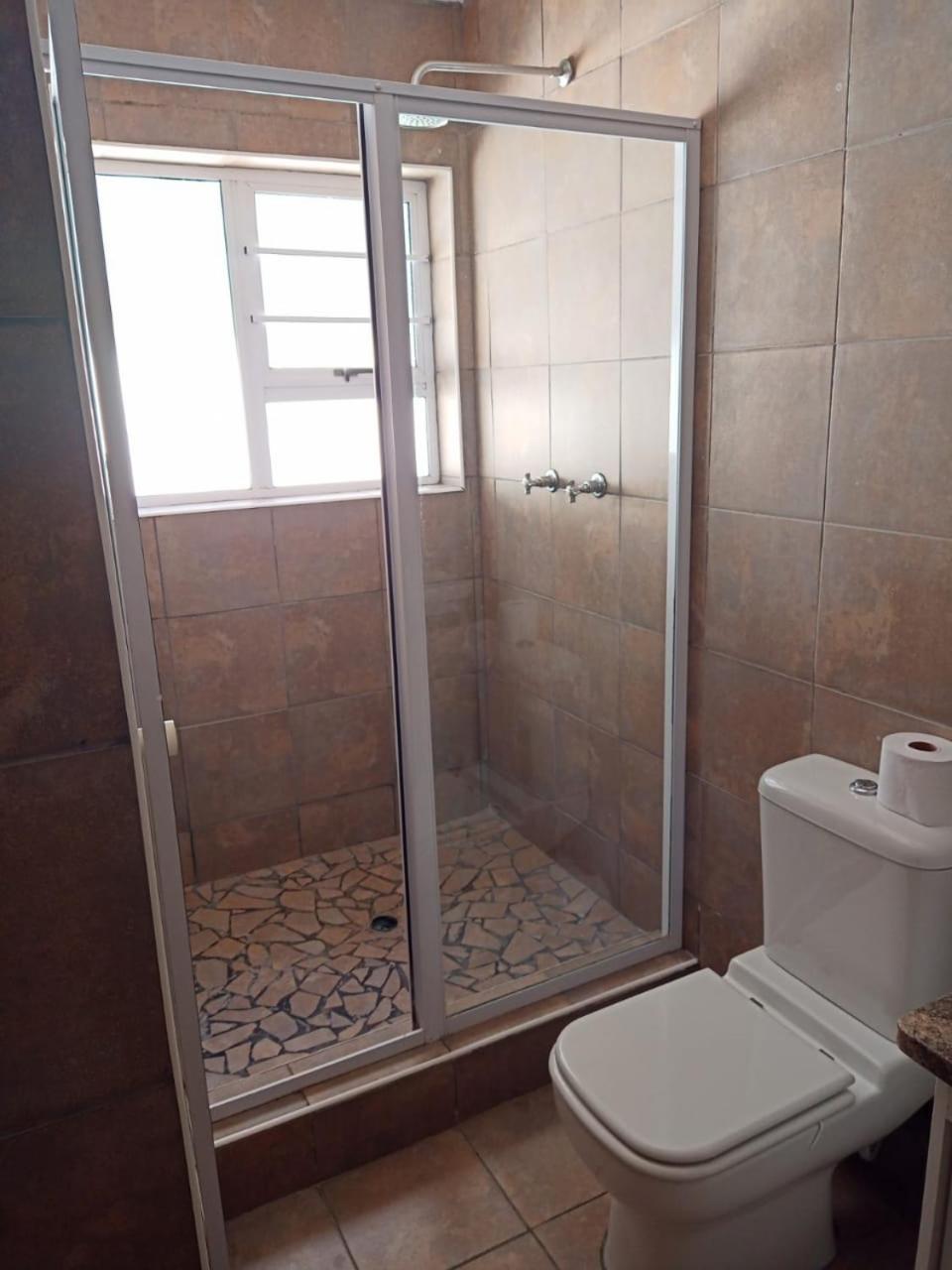 One-Bedroom Apartment - Photo 4
