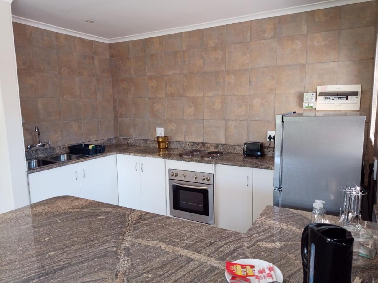 One-Bedroom Apartment - Photo 6