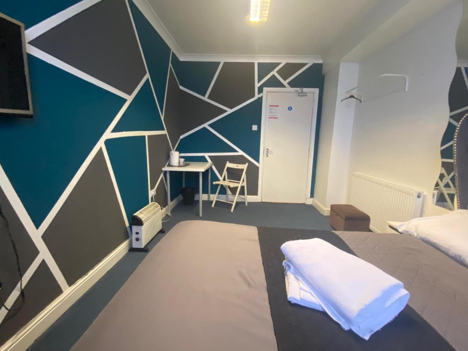 Double Room with Shared Bathroom photo 1