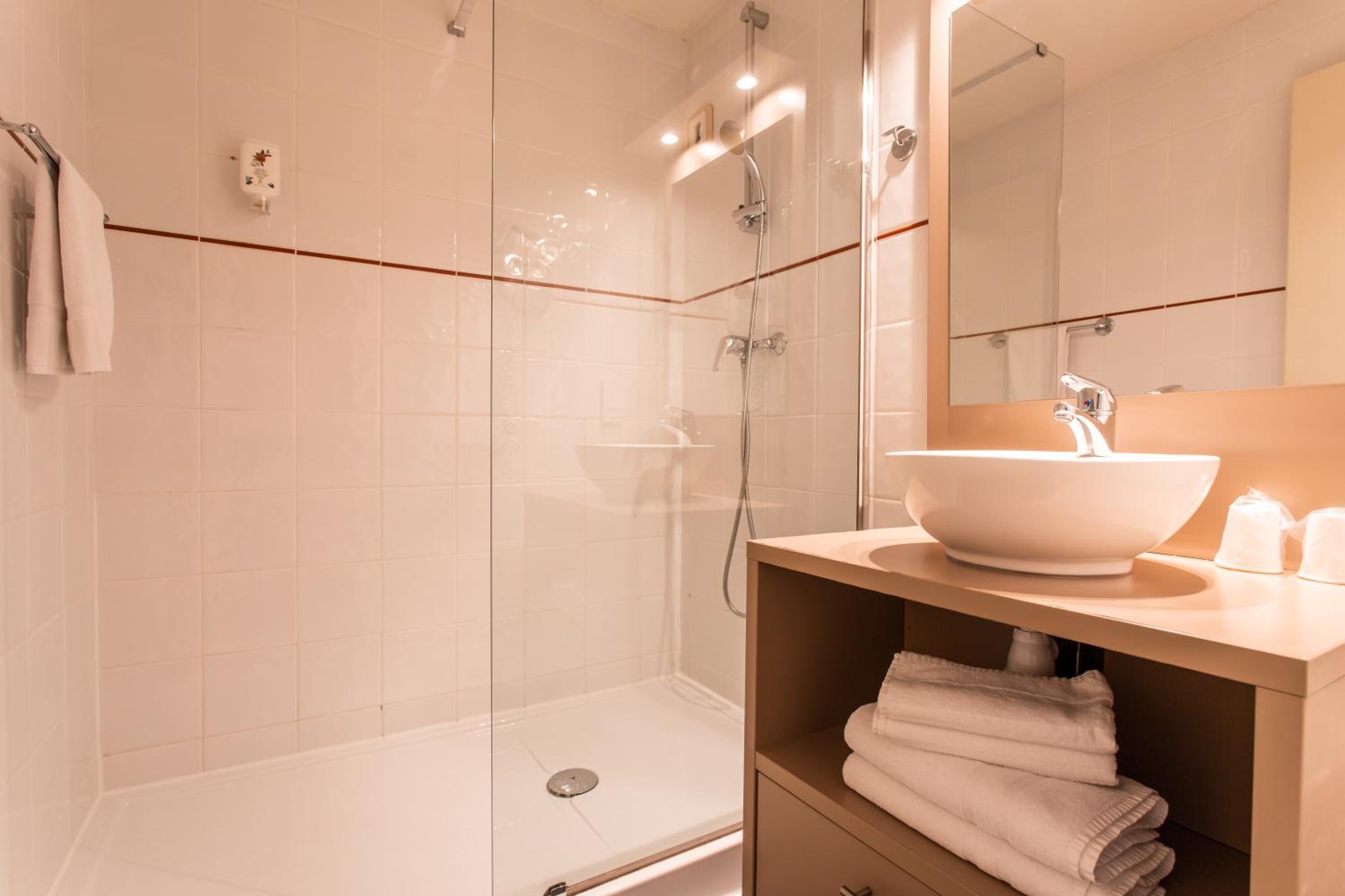 Superior Double Room - Photo 3