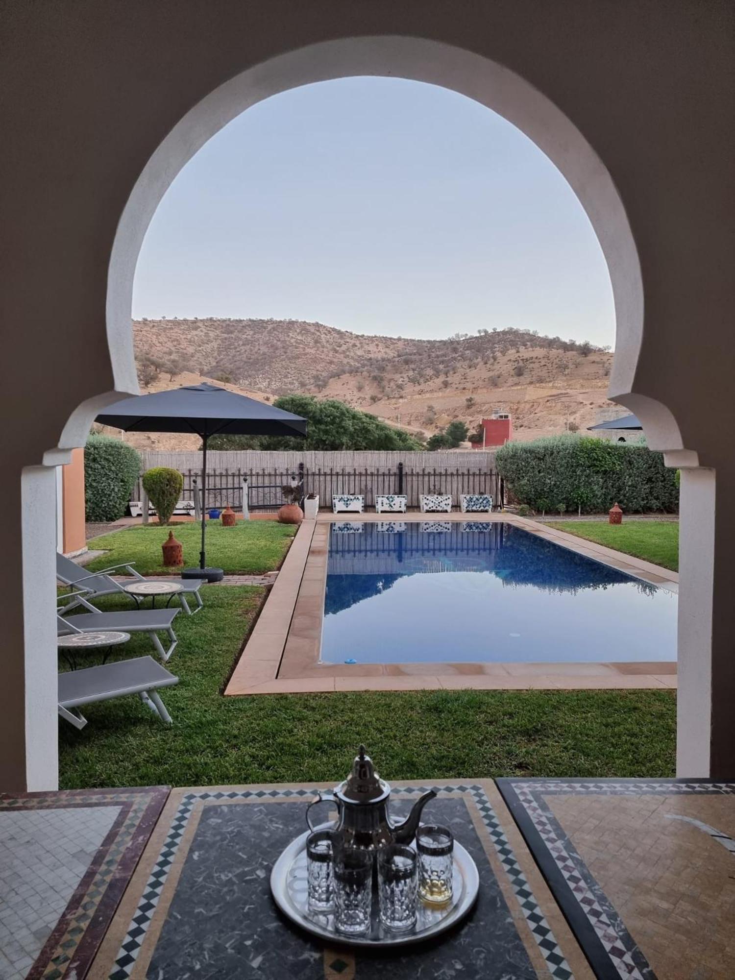 Junior Suite with Pool View - Photo 23