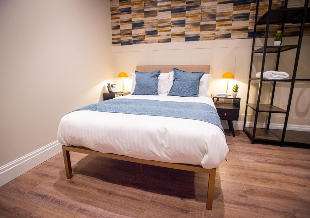One-Bedroom Apartment - Photo 1