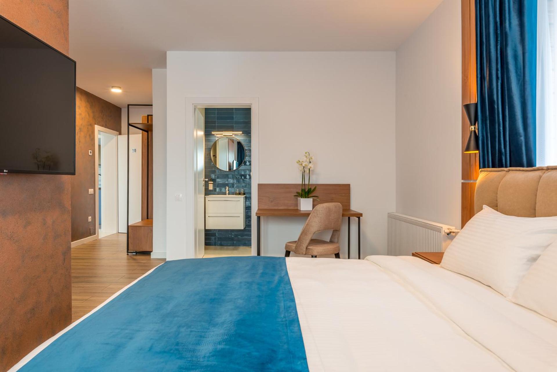 Suite with Terrace - Photo 9