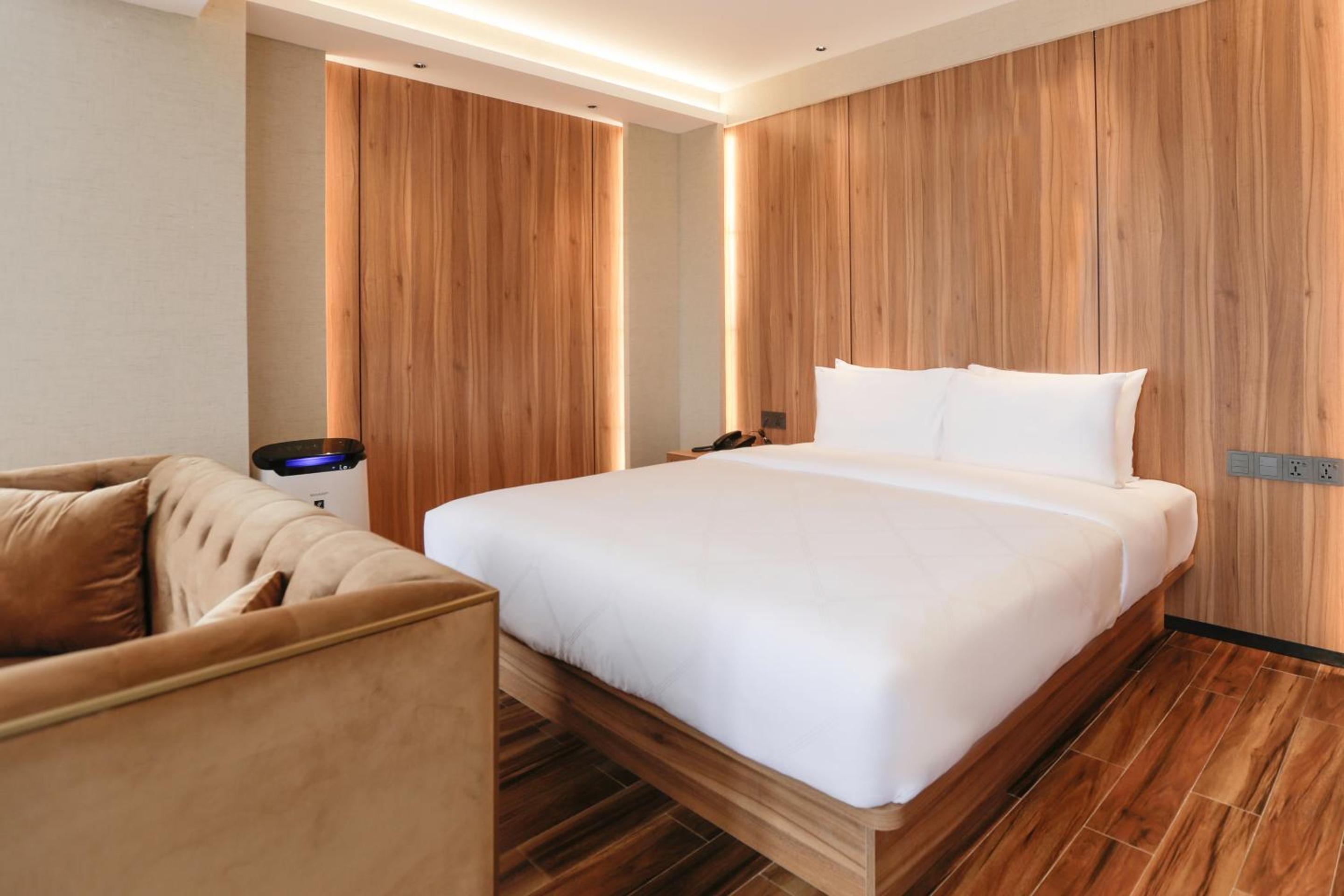 Deluxe Suite