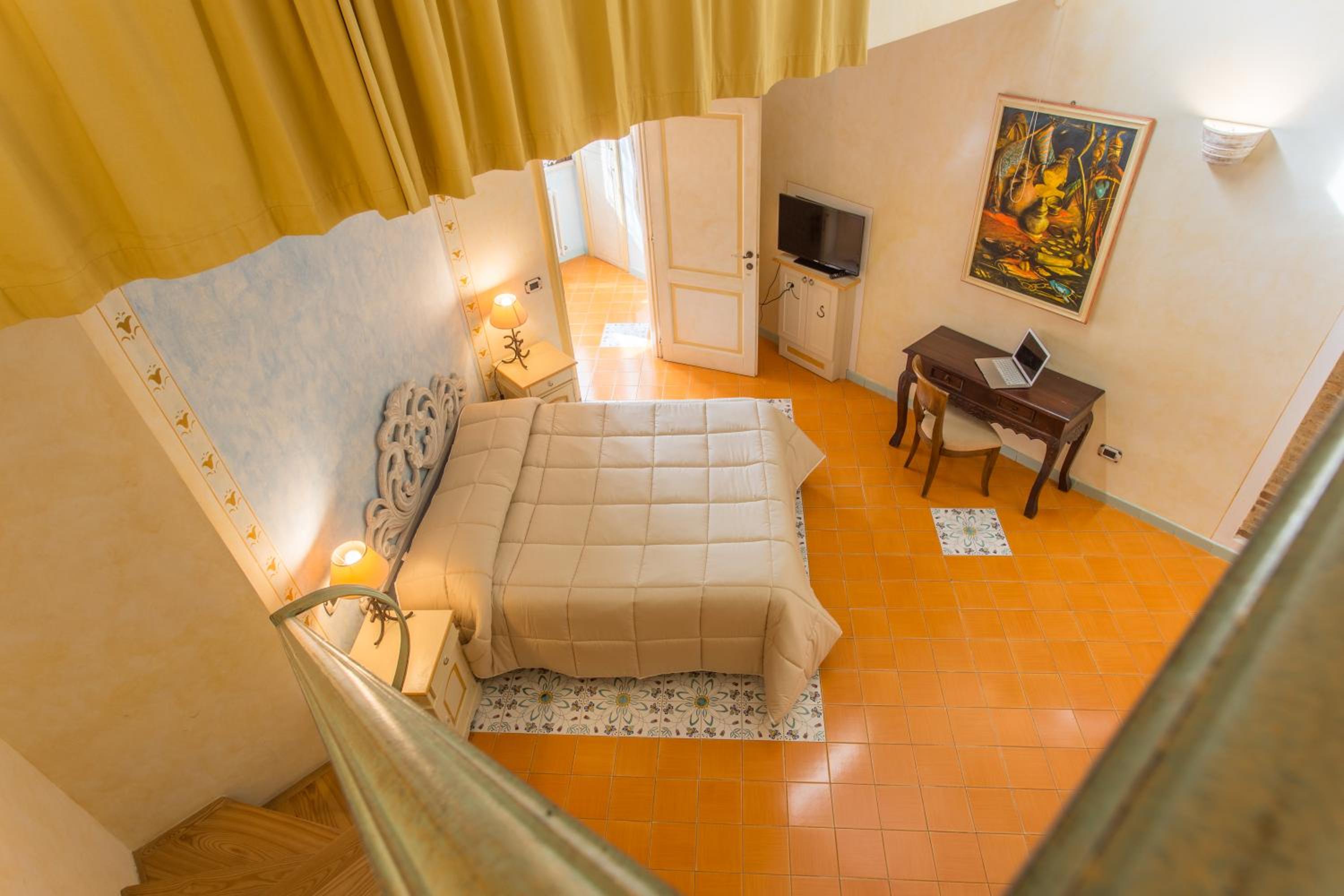 Deluxe Family Room - Photo 5