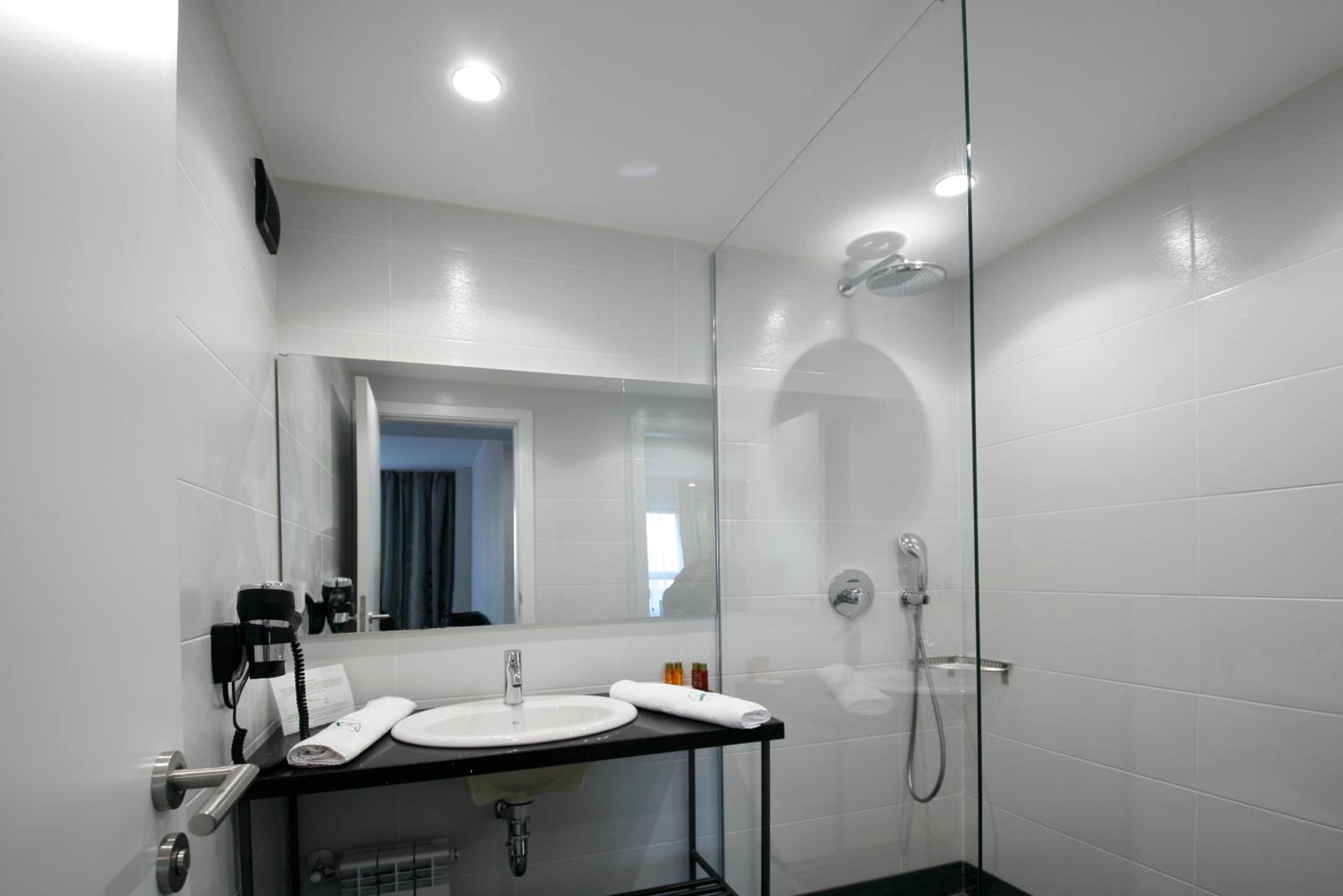 One-Bedroom Apartment - Photo 6