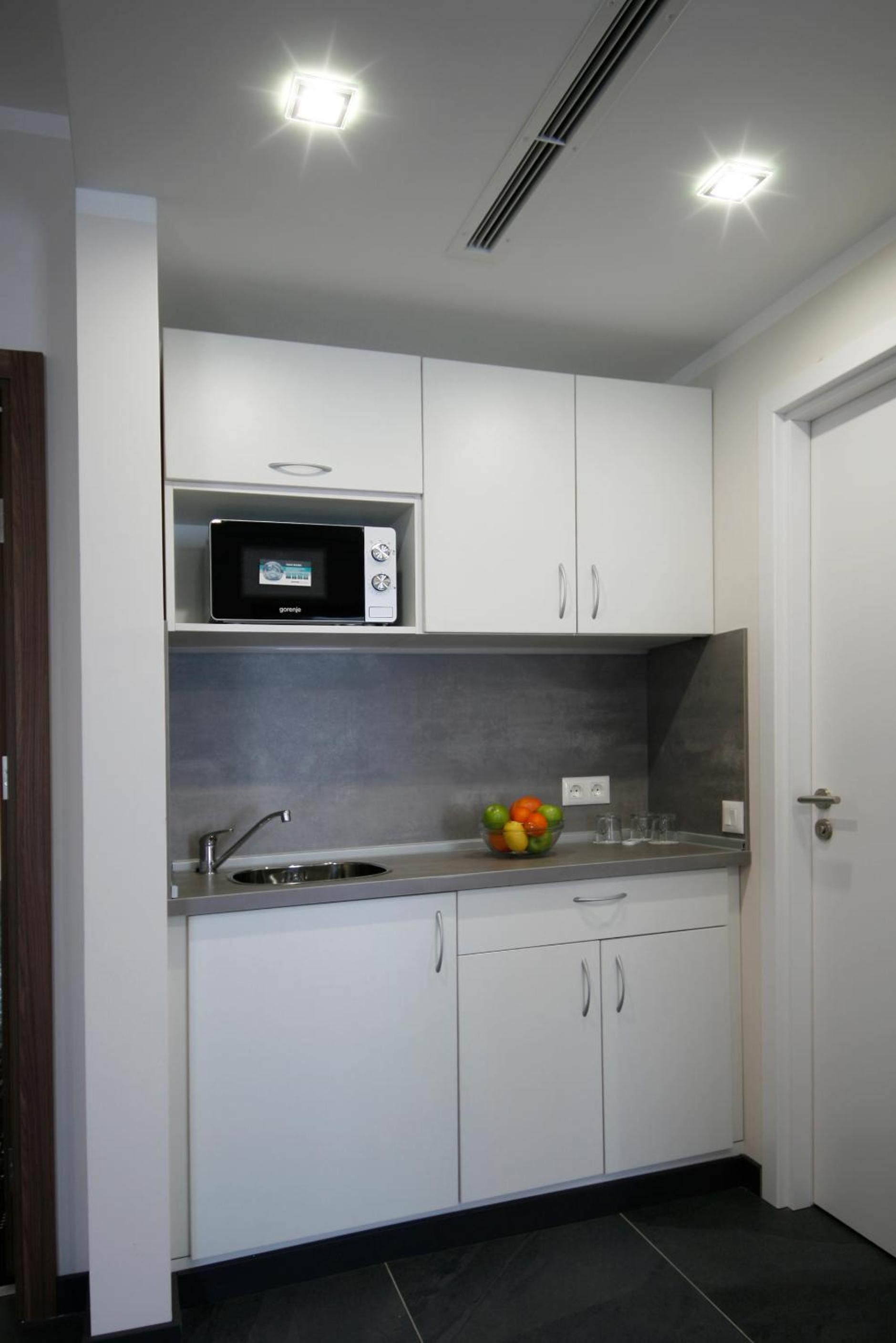 One-Bedroom Apartment - Photo 5