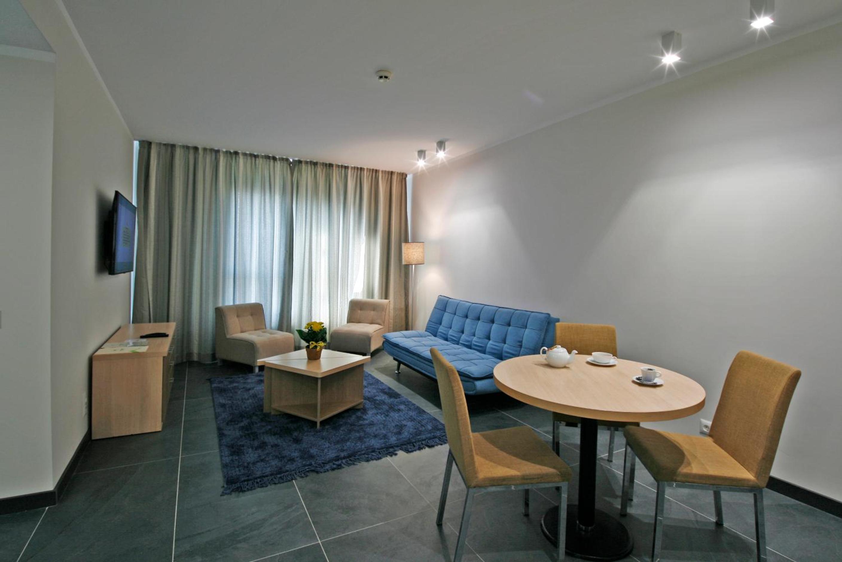One-Bedroom Apartment - Photo 1