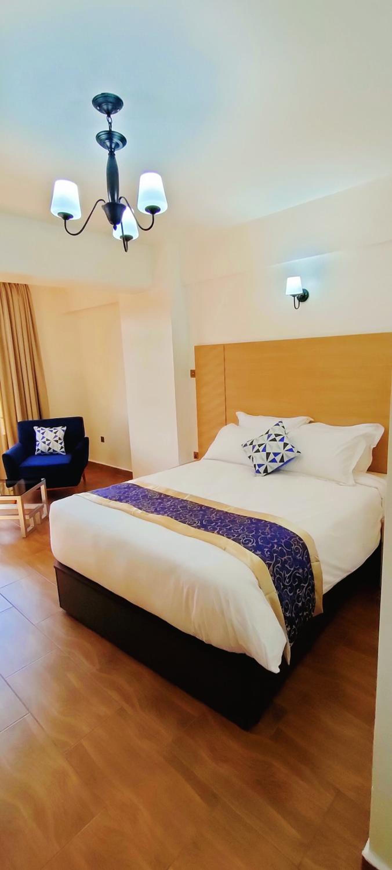 Economy Double Room - Photo 13