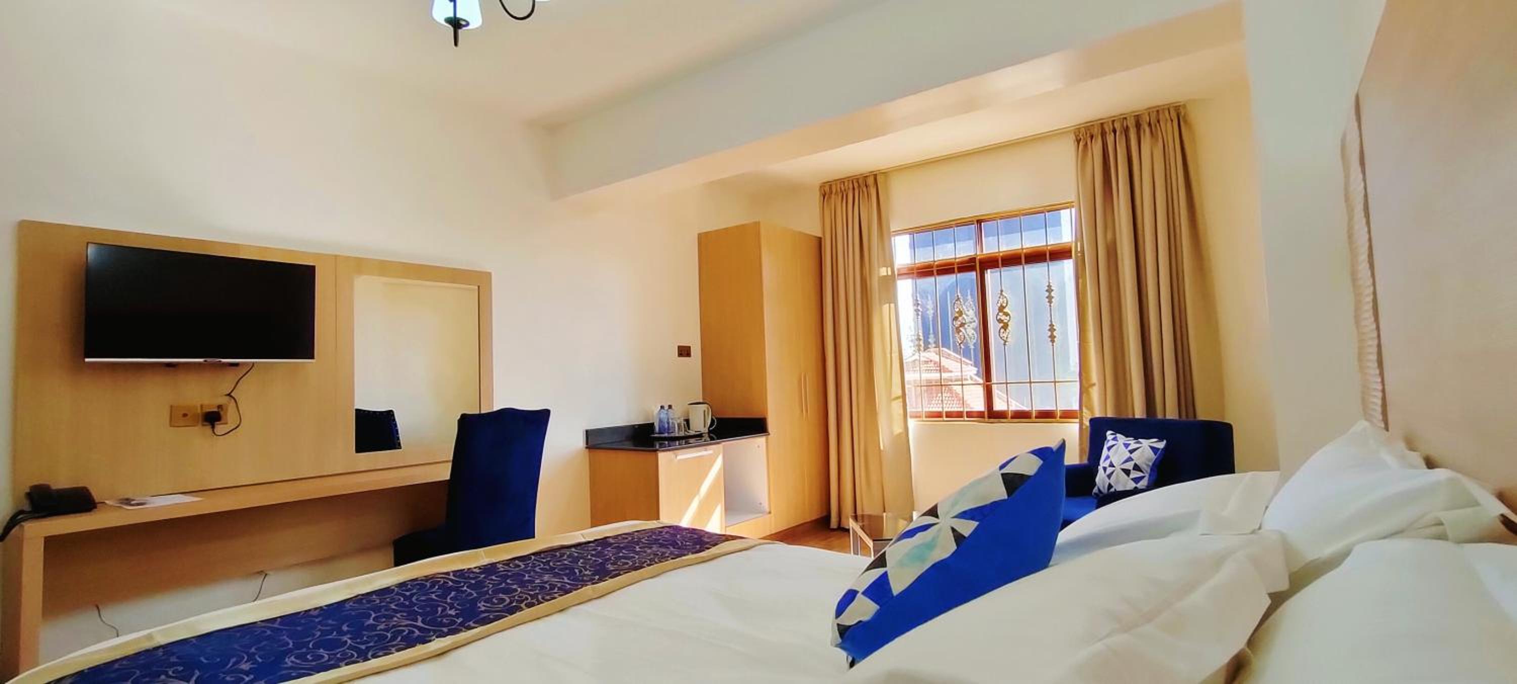 Deluxe Double Room - Photo 8