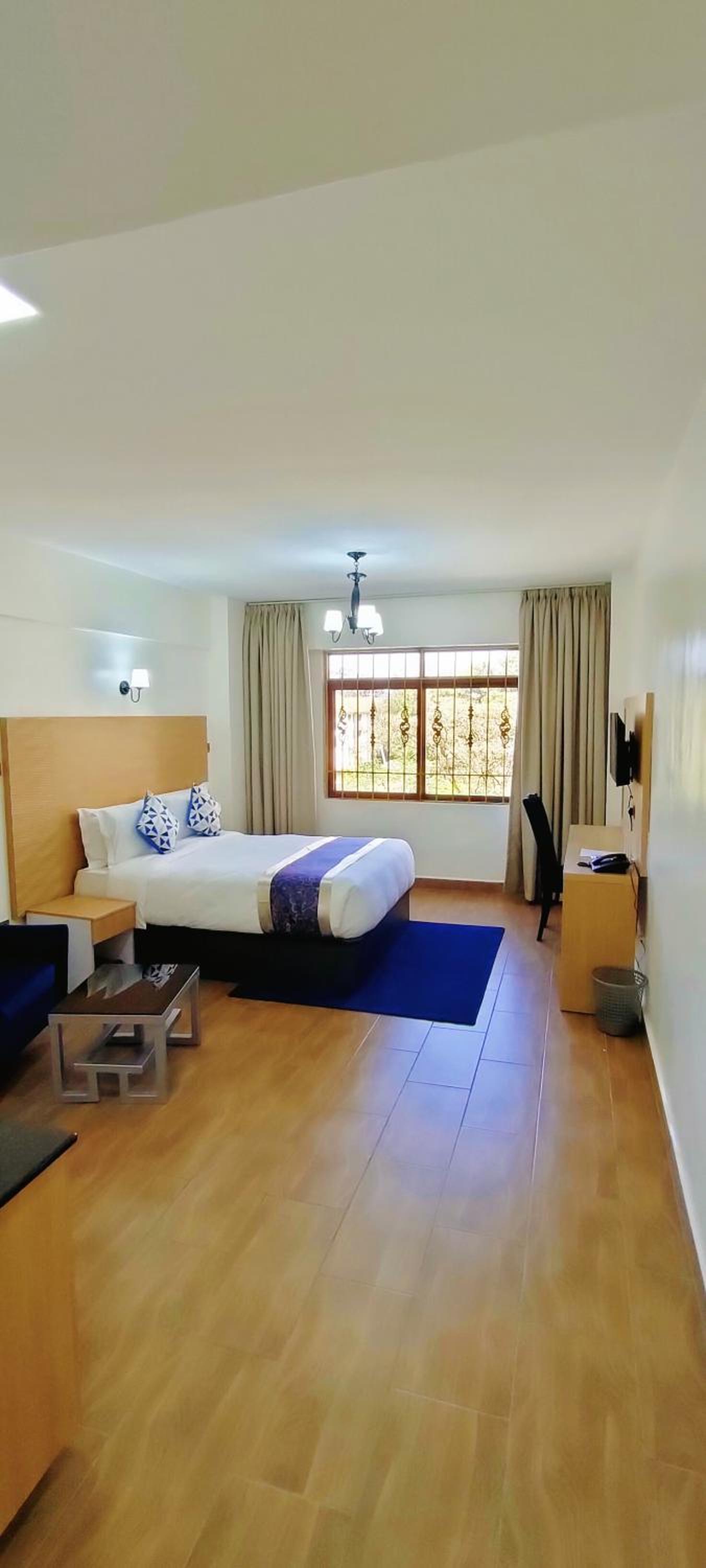 Deluxe Double Room - Photo 22