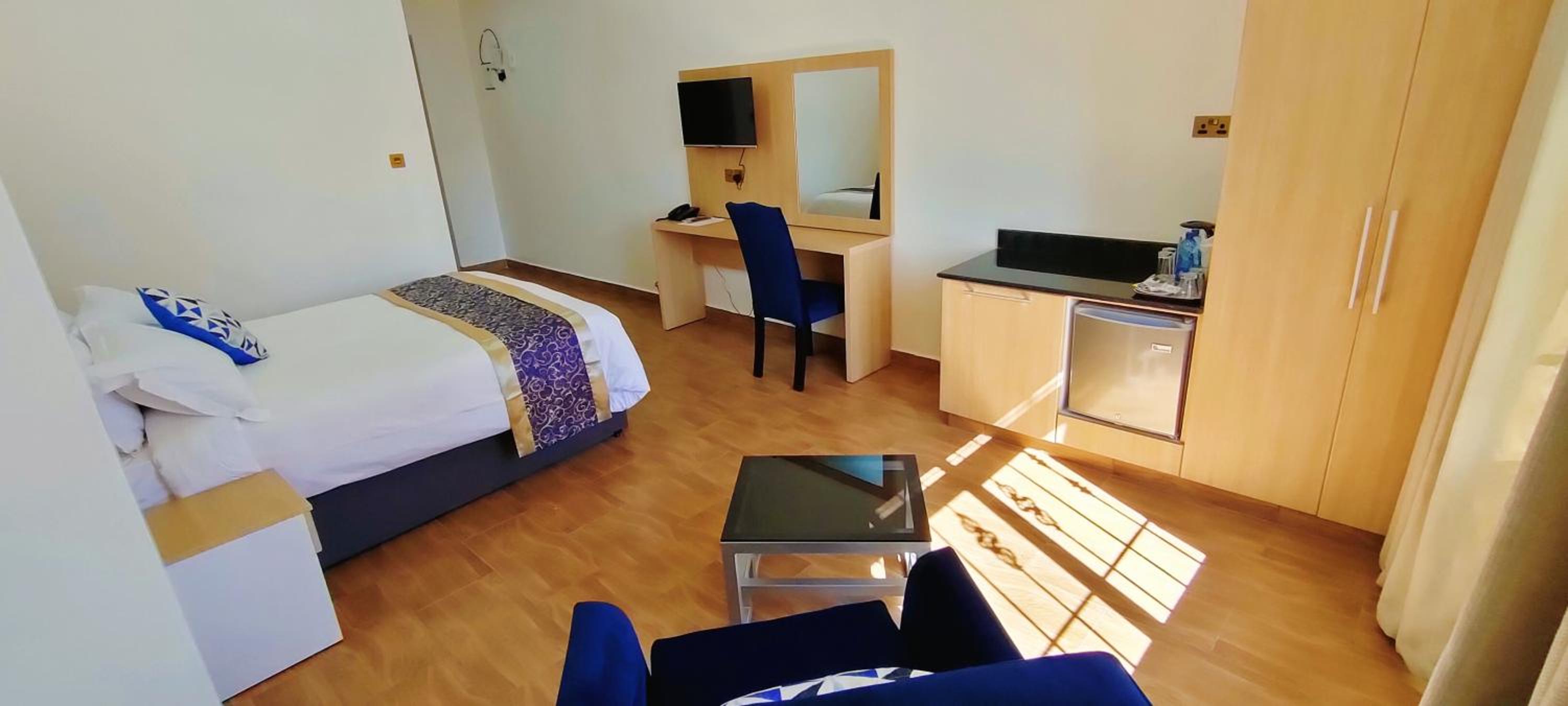 Deluxe Double Room - Photo 14