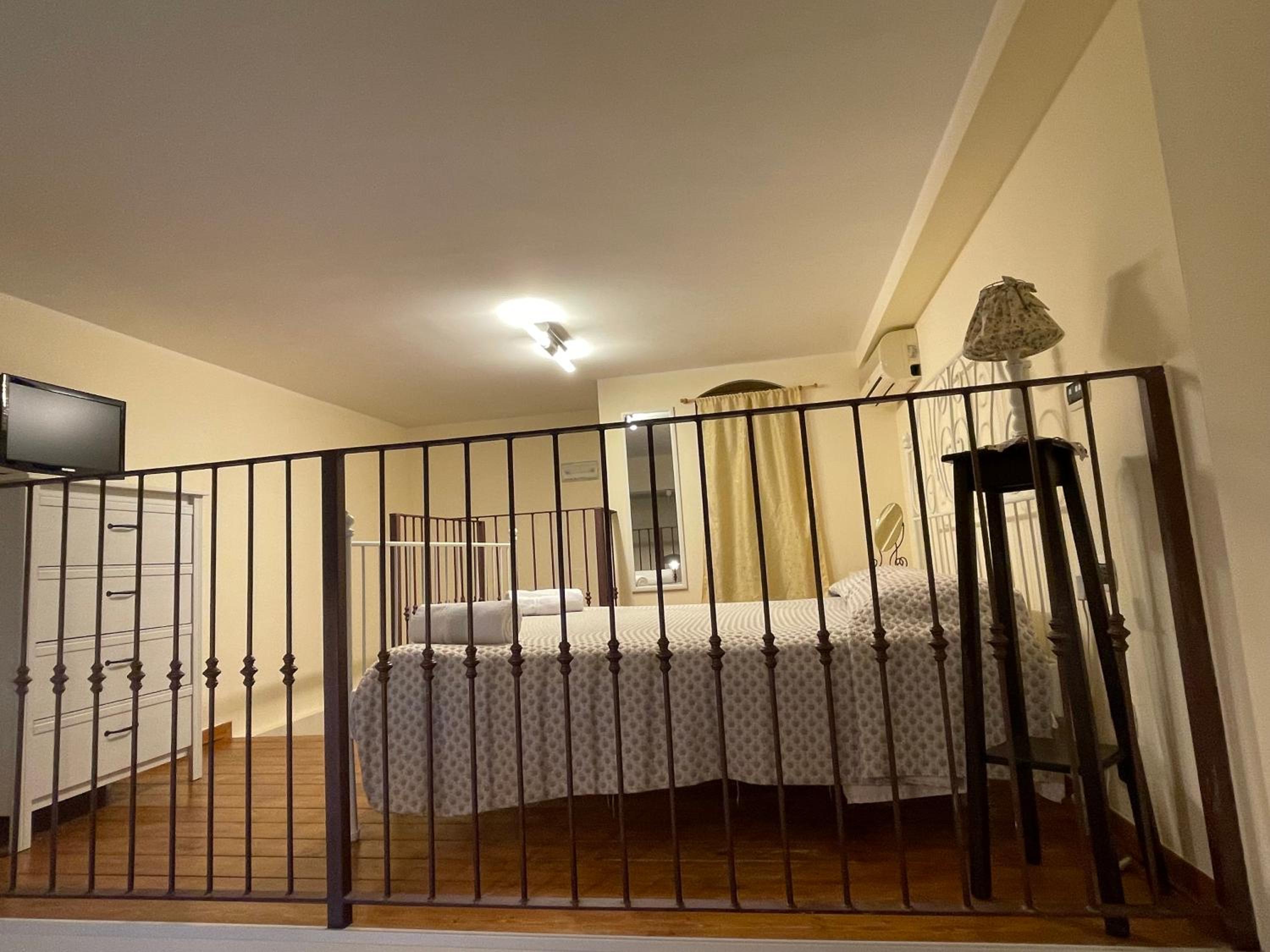 One-Bedroom Apartment photo 2