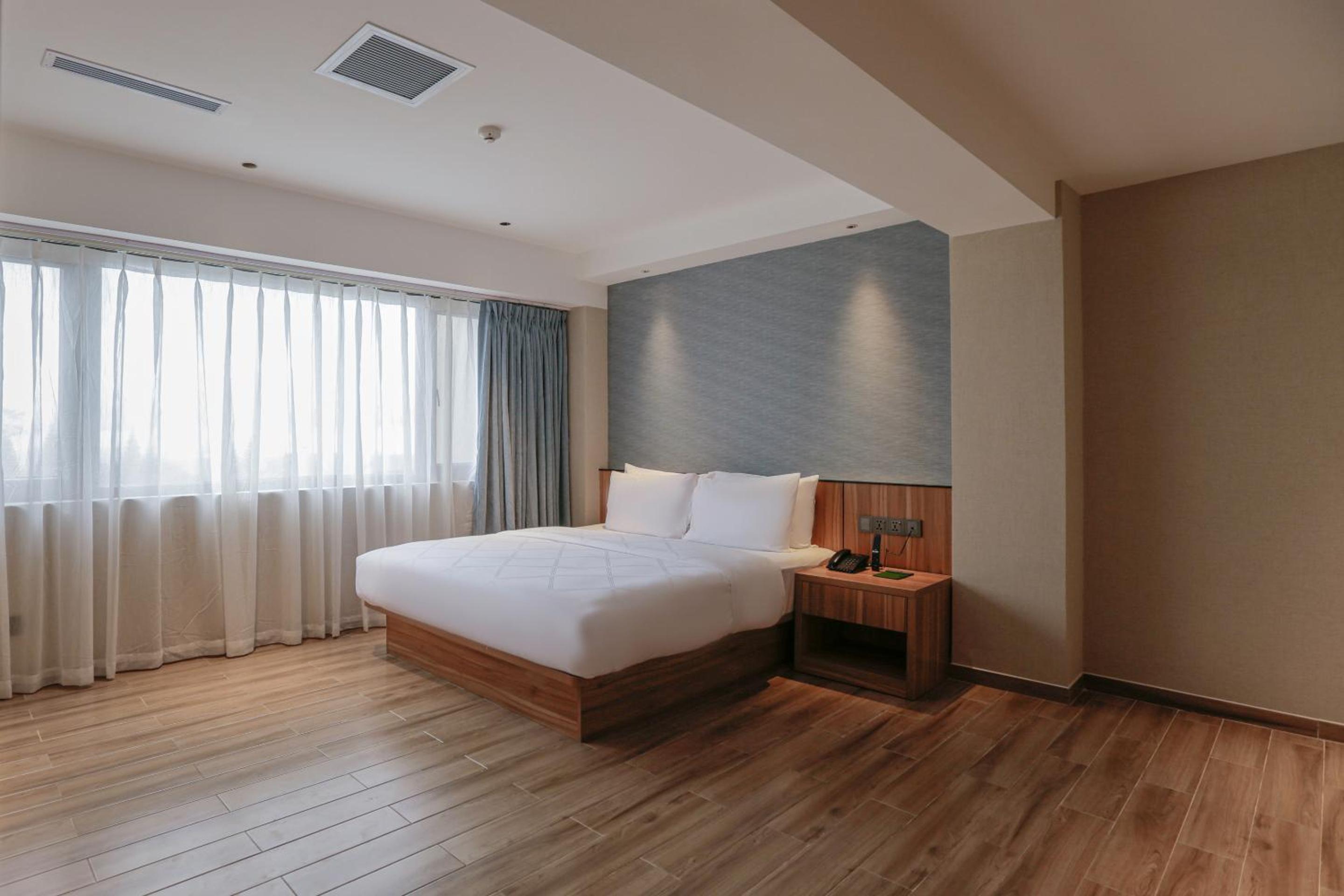 Executive 2 Bedroom Suite - Photo 3