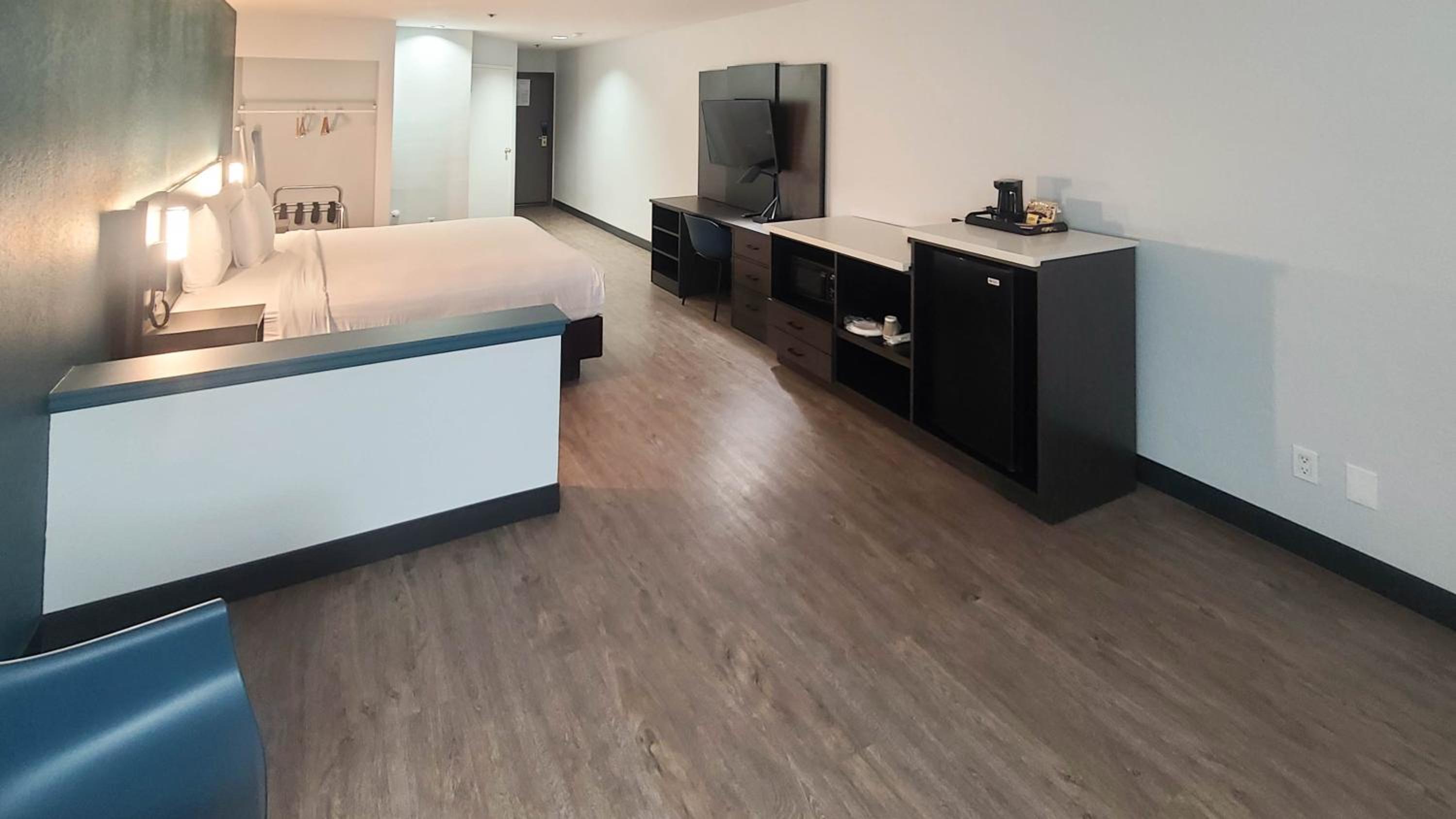 King Room with Spa Bath - Non-Smoking - Photo 2