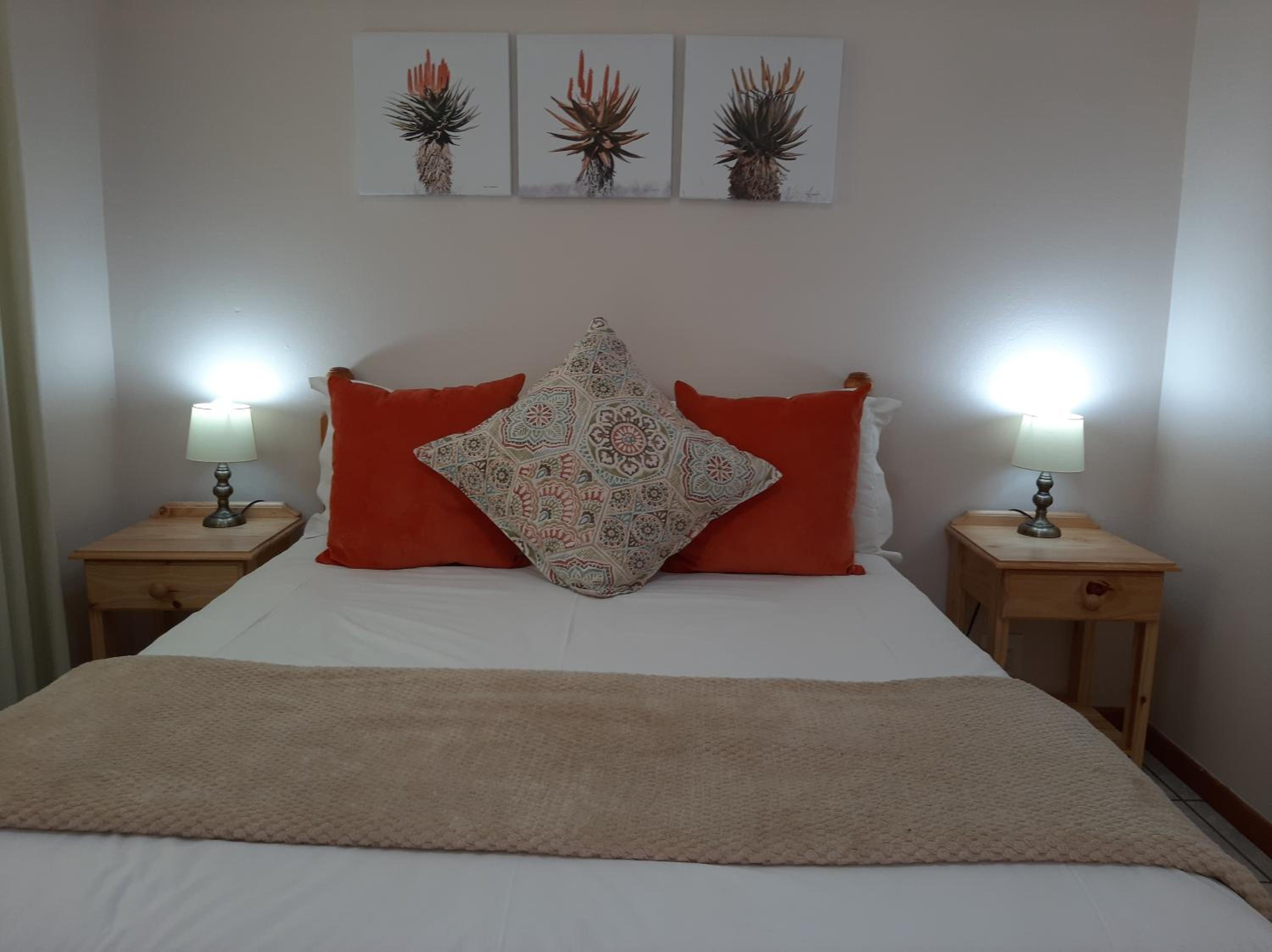 Double Room with Private Bathroom - Photo 2