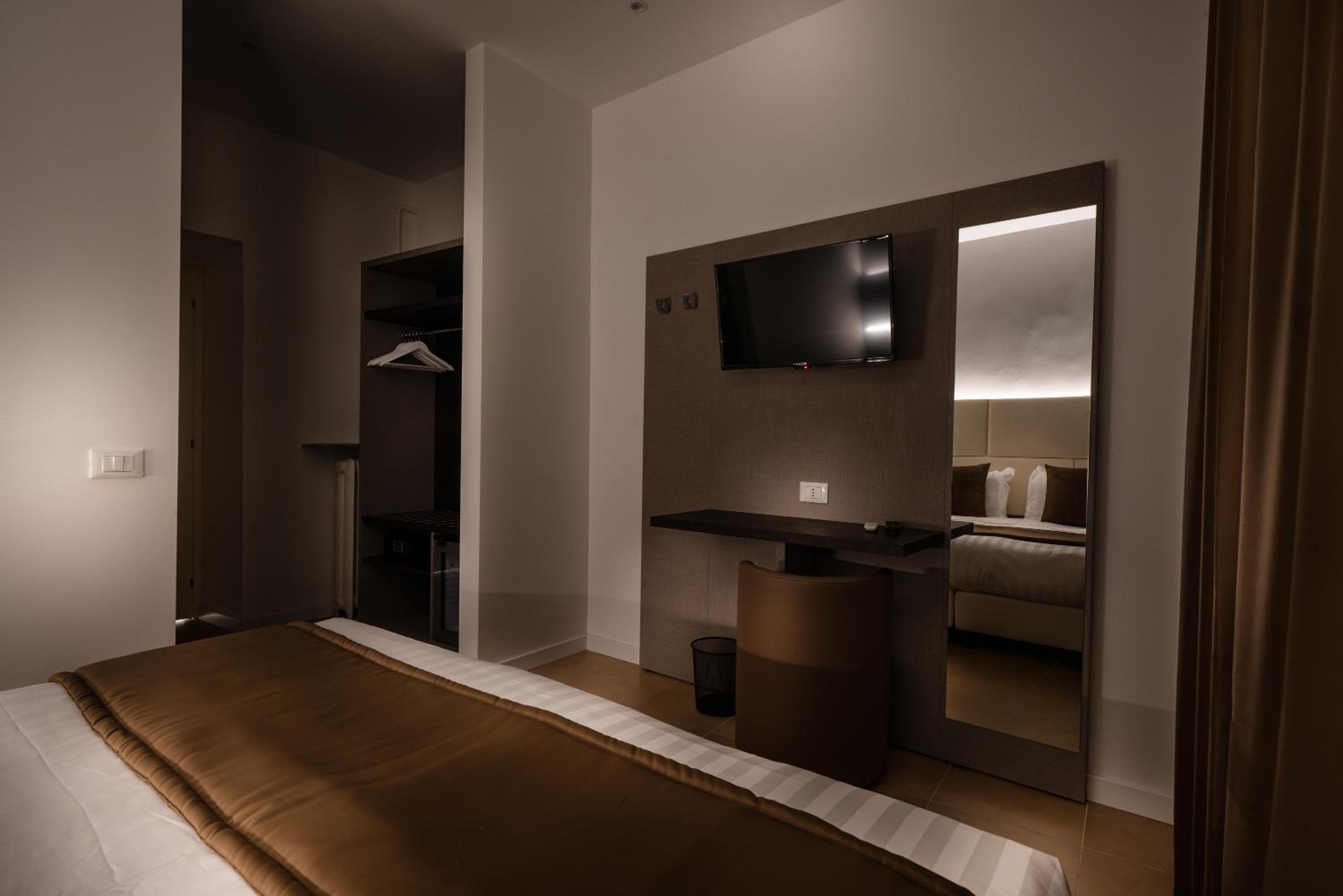 Standard Double Room photo 2