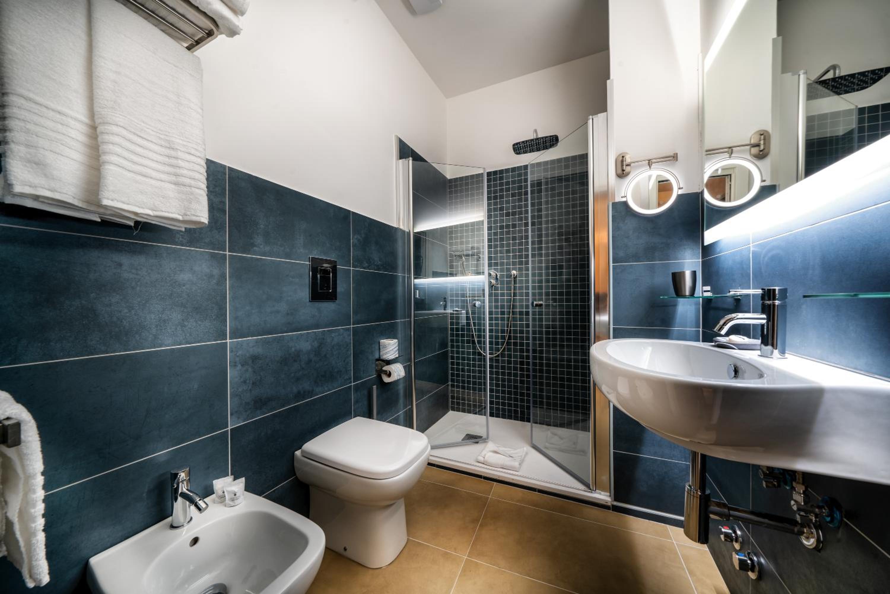 Deluxe Triple Room photo 3