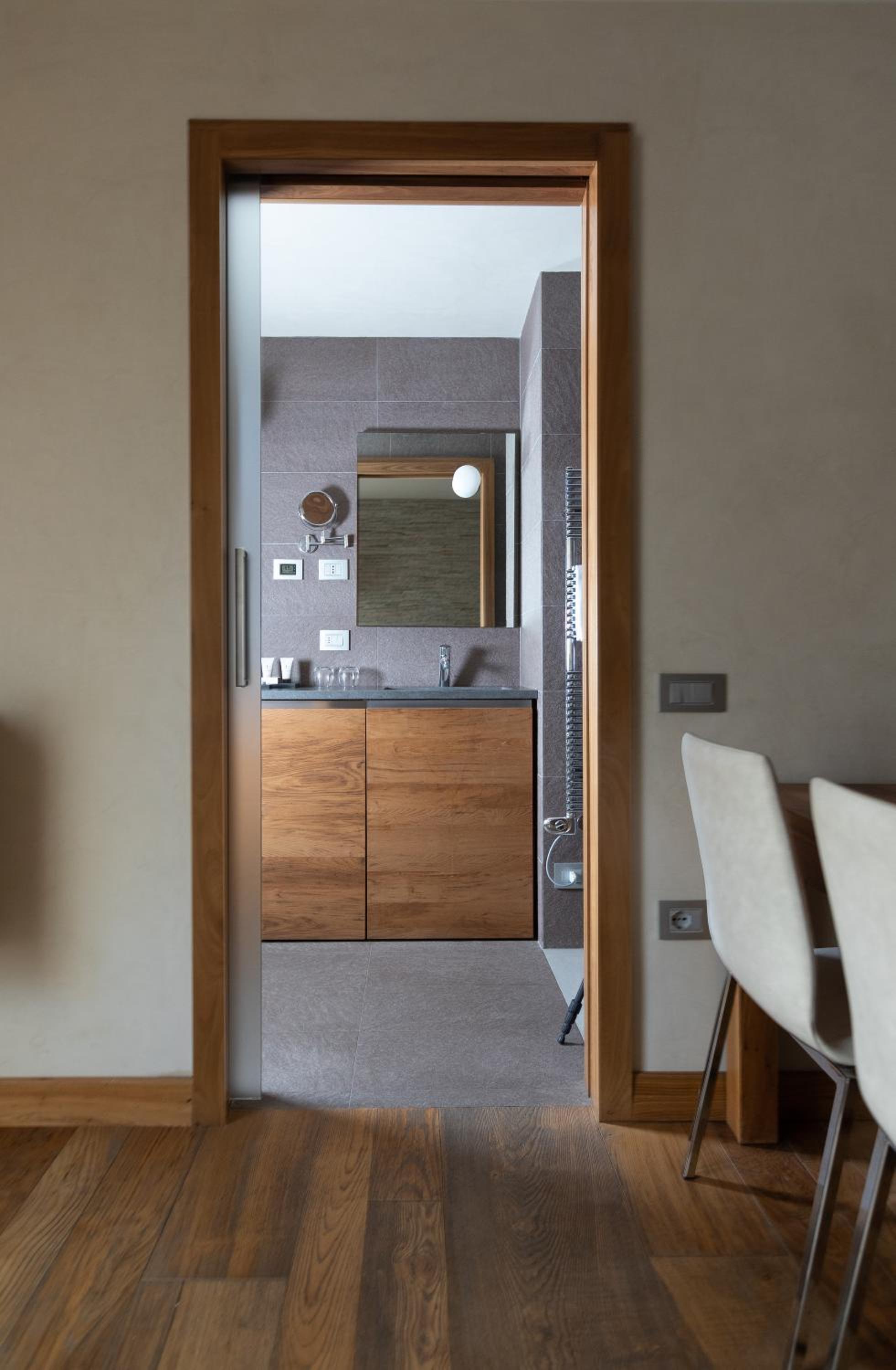 Suite - Photo 7