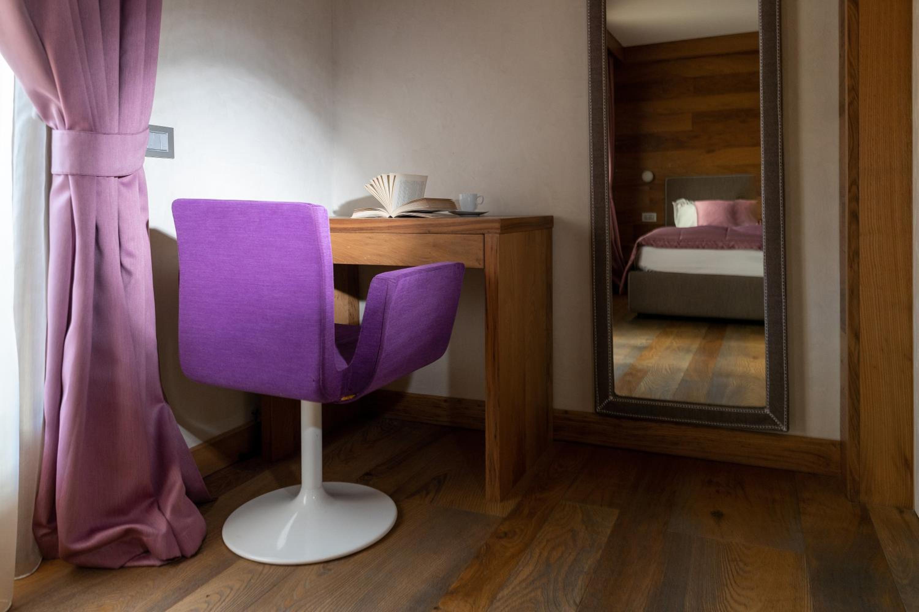 Suite - Photo 5