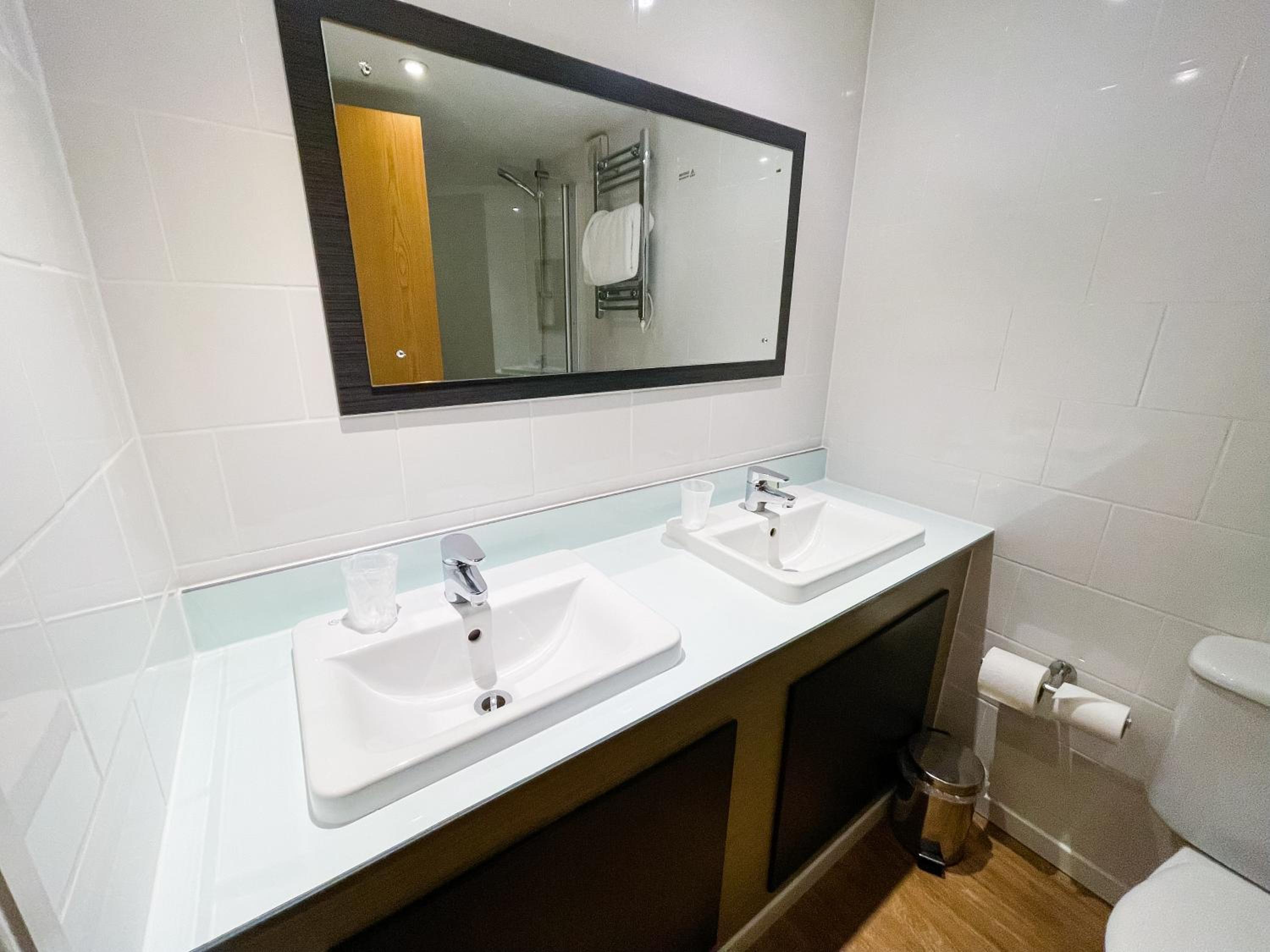 Double Room - Photo 2