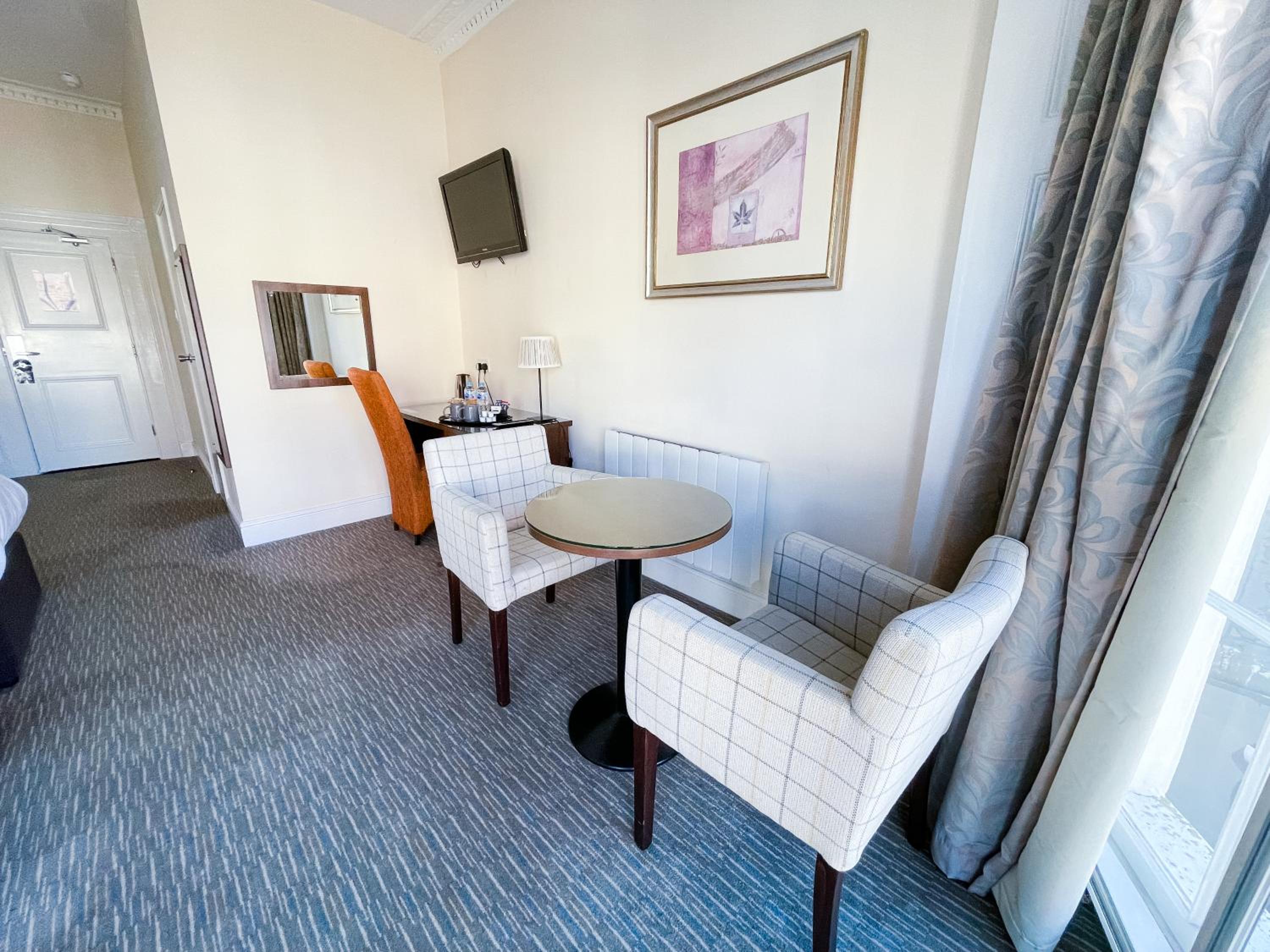 Double Room - Photo 5