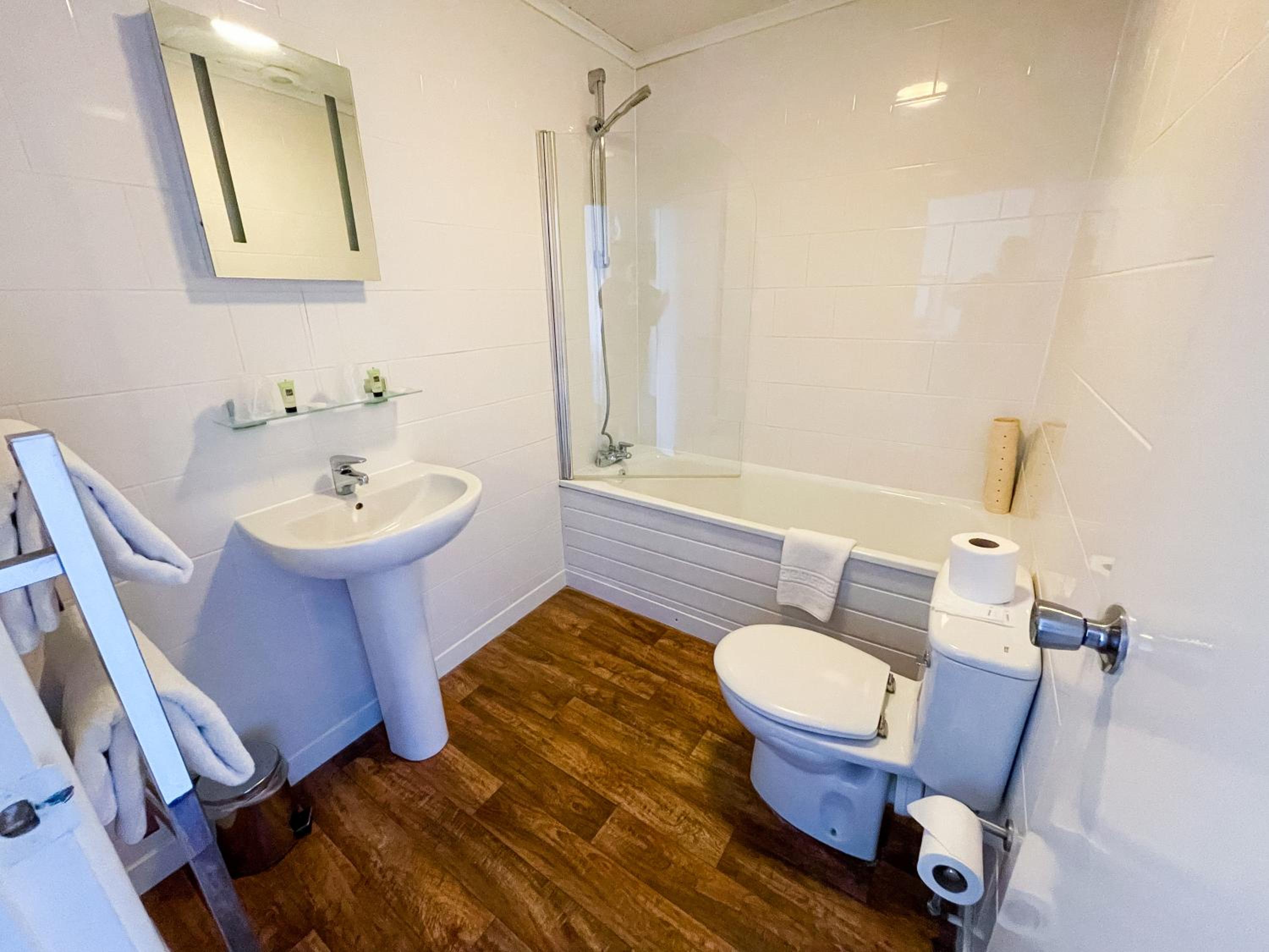 Double Room - Photo 6