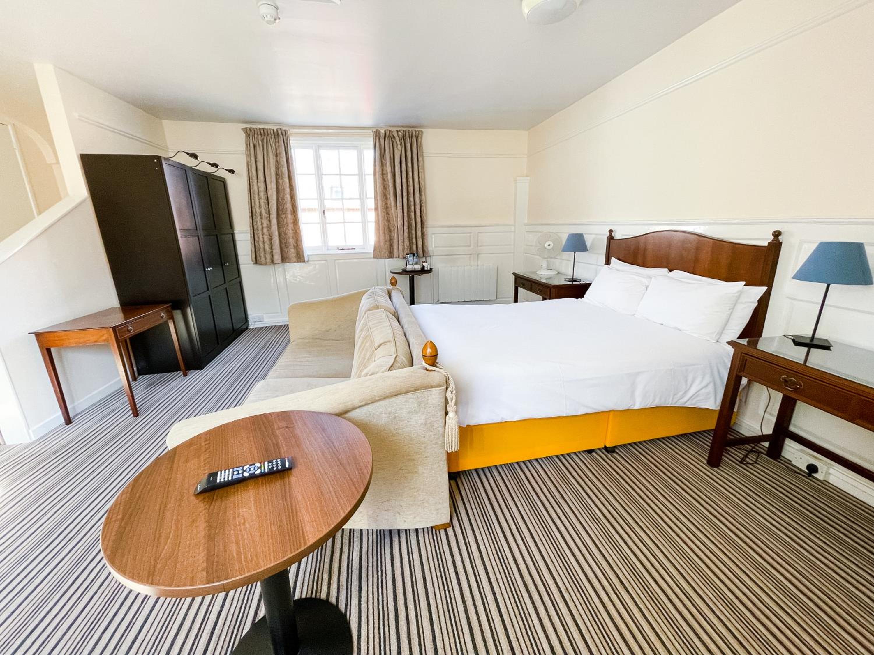 Double Room - Photo 7