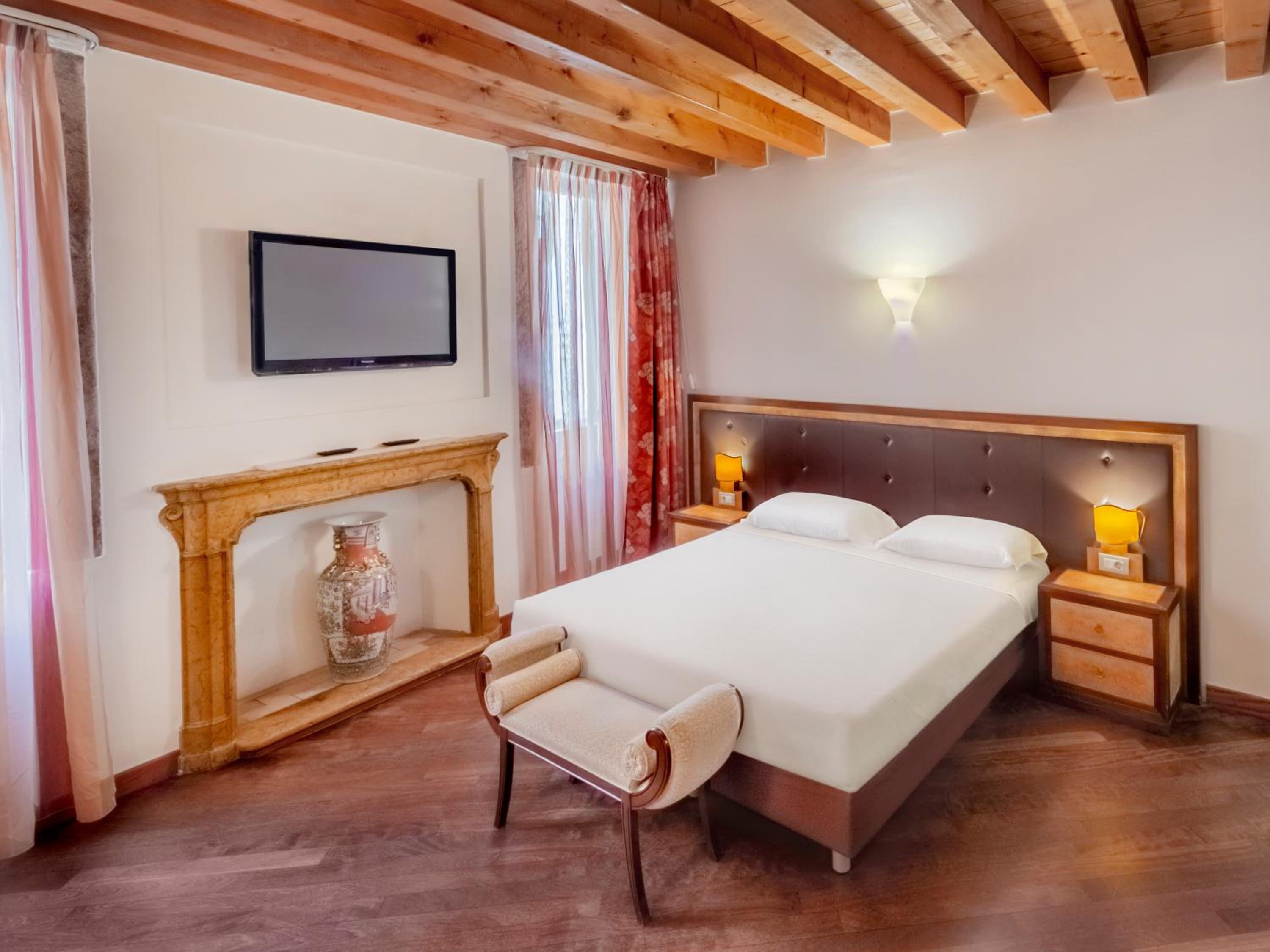Classic Double Room - Photo 1