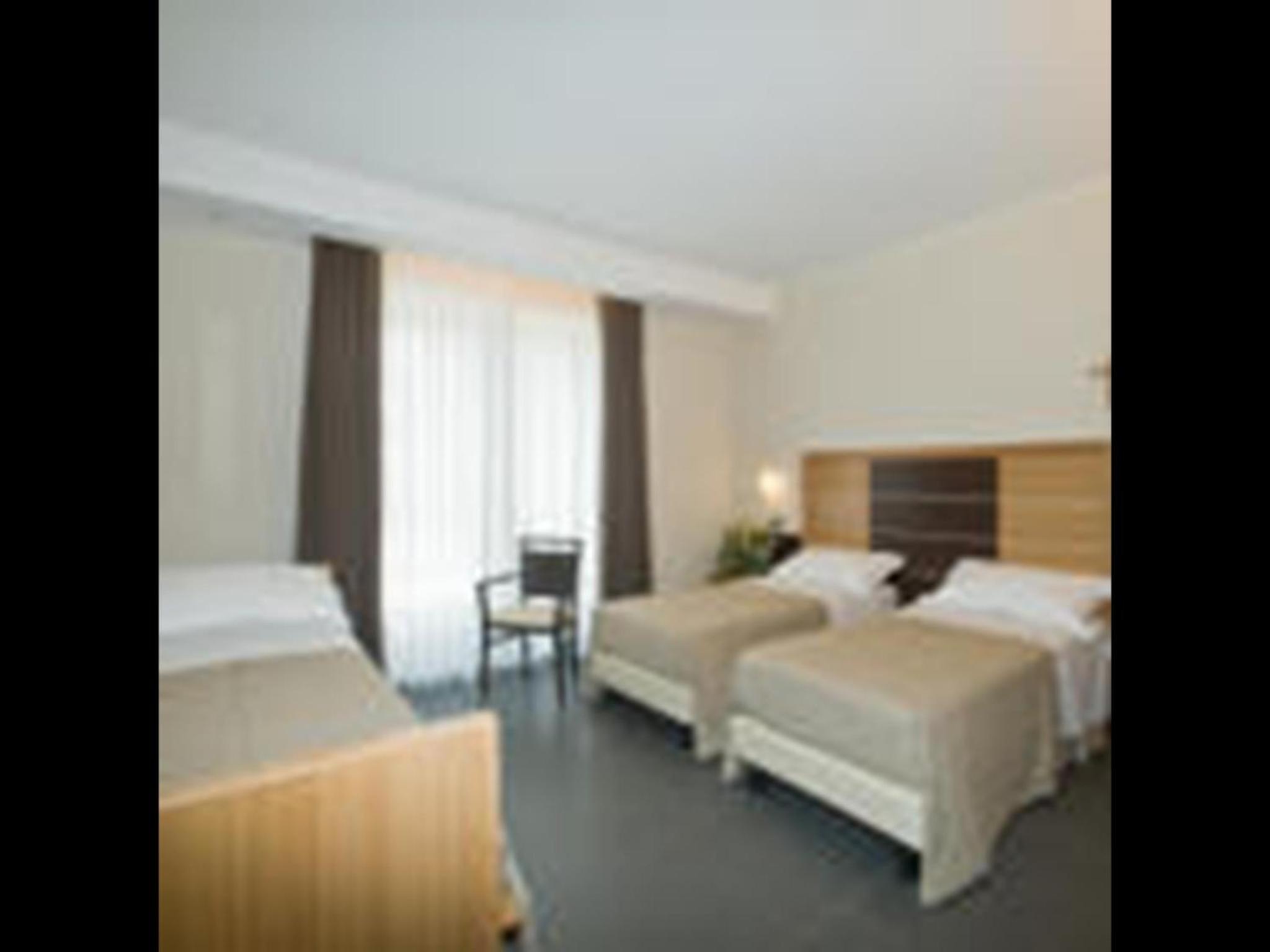 Triple Room - Photo 1