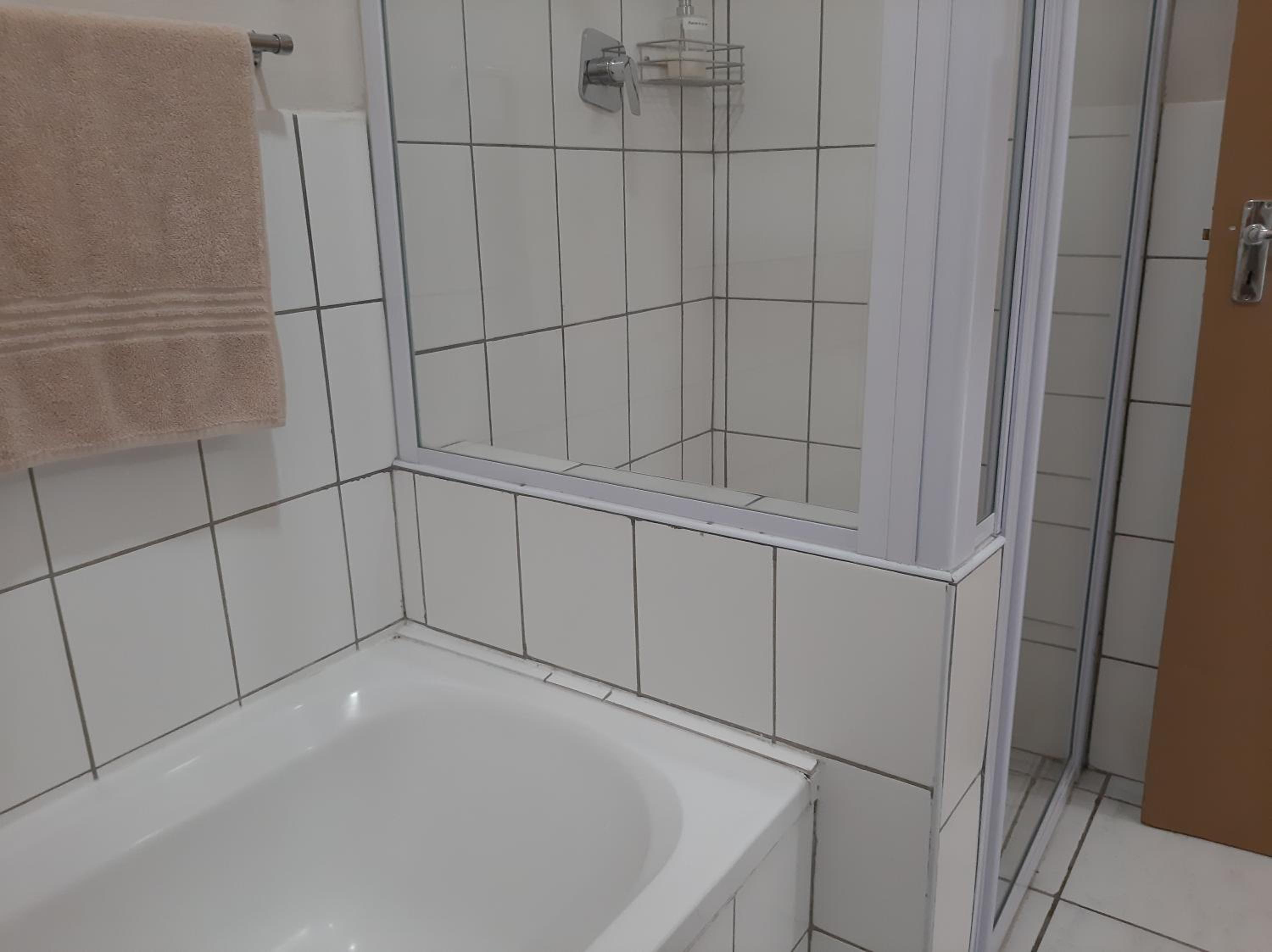 Family Room with Private Bathroom photo 3