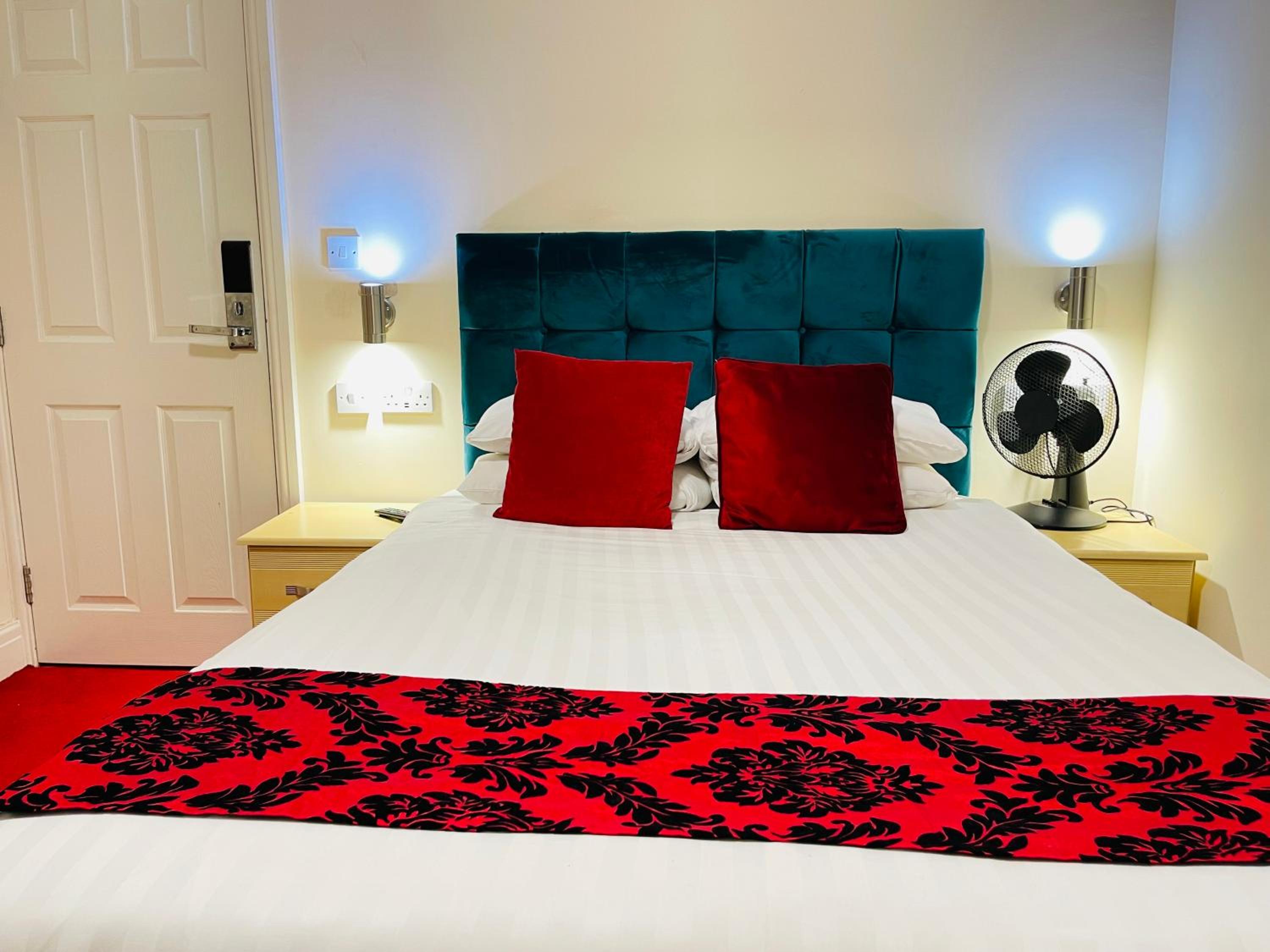 Double Room - Photo 2