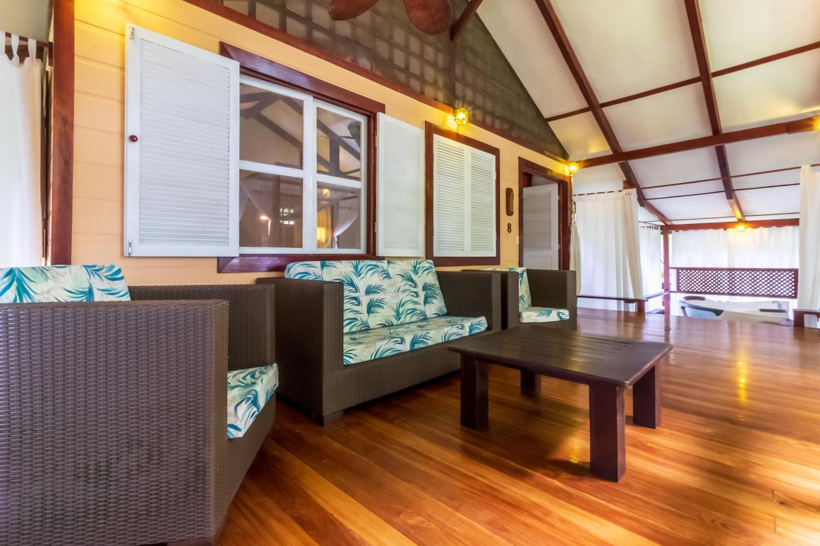Studio with Spa Bath