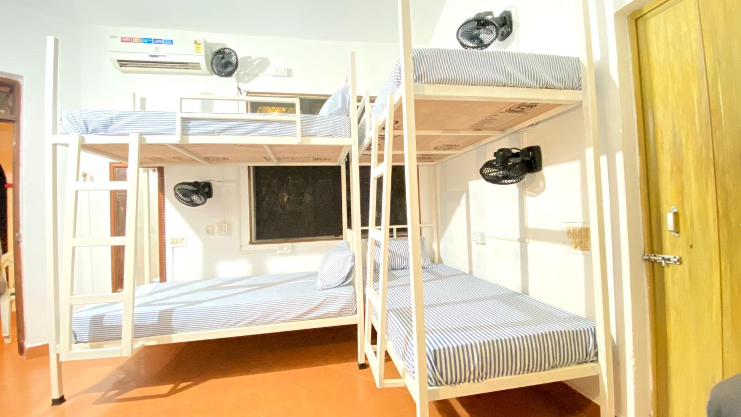 Bed in 4-Bed Mixed Dormitory Room photo 1