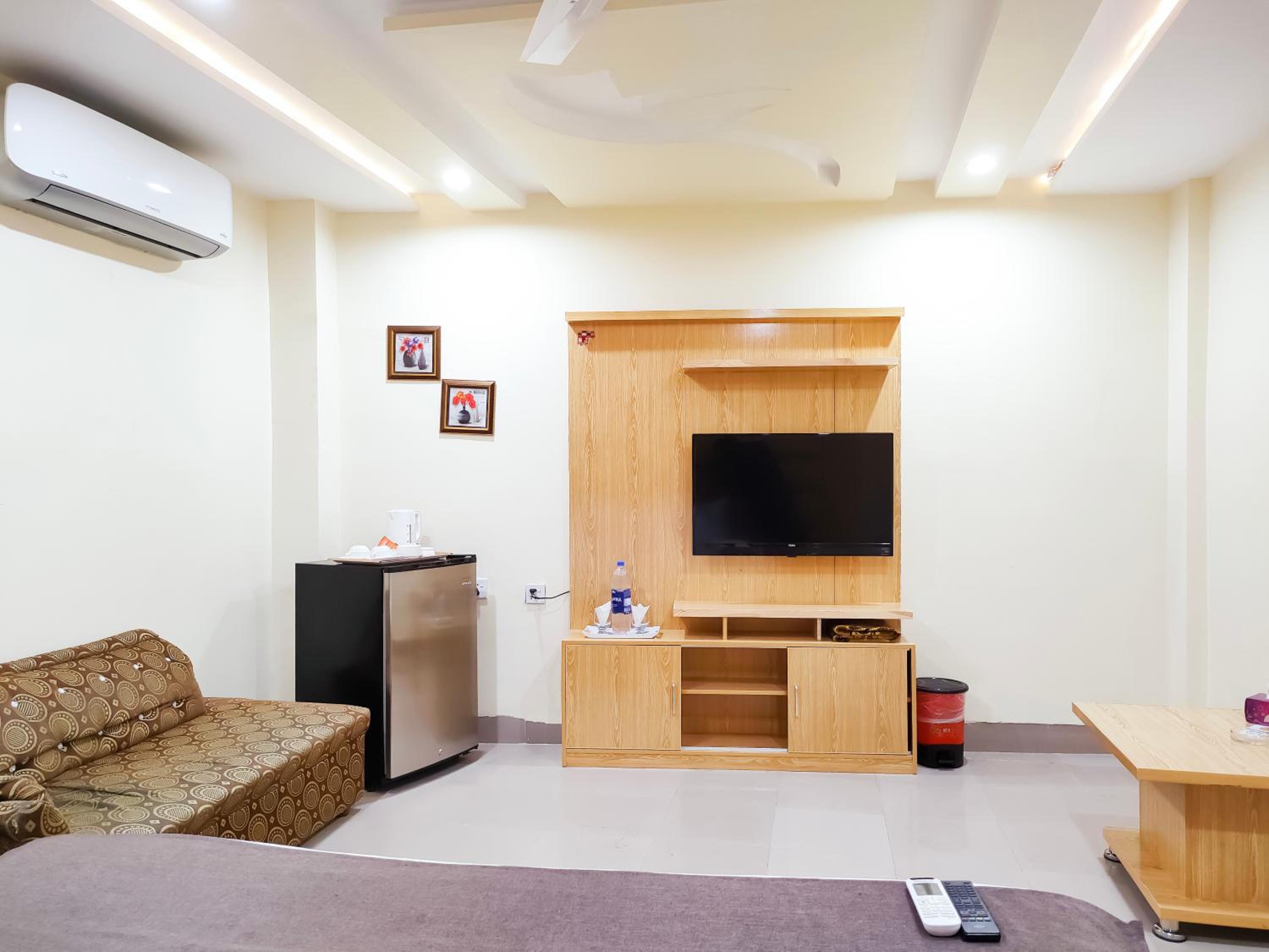 Deluxe Room - Photo 8