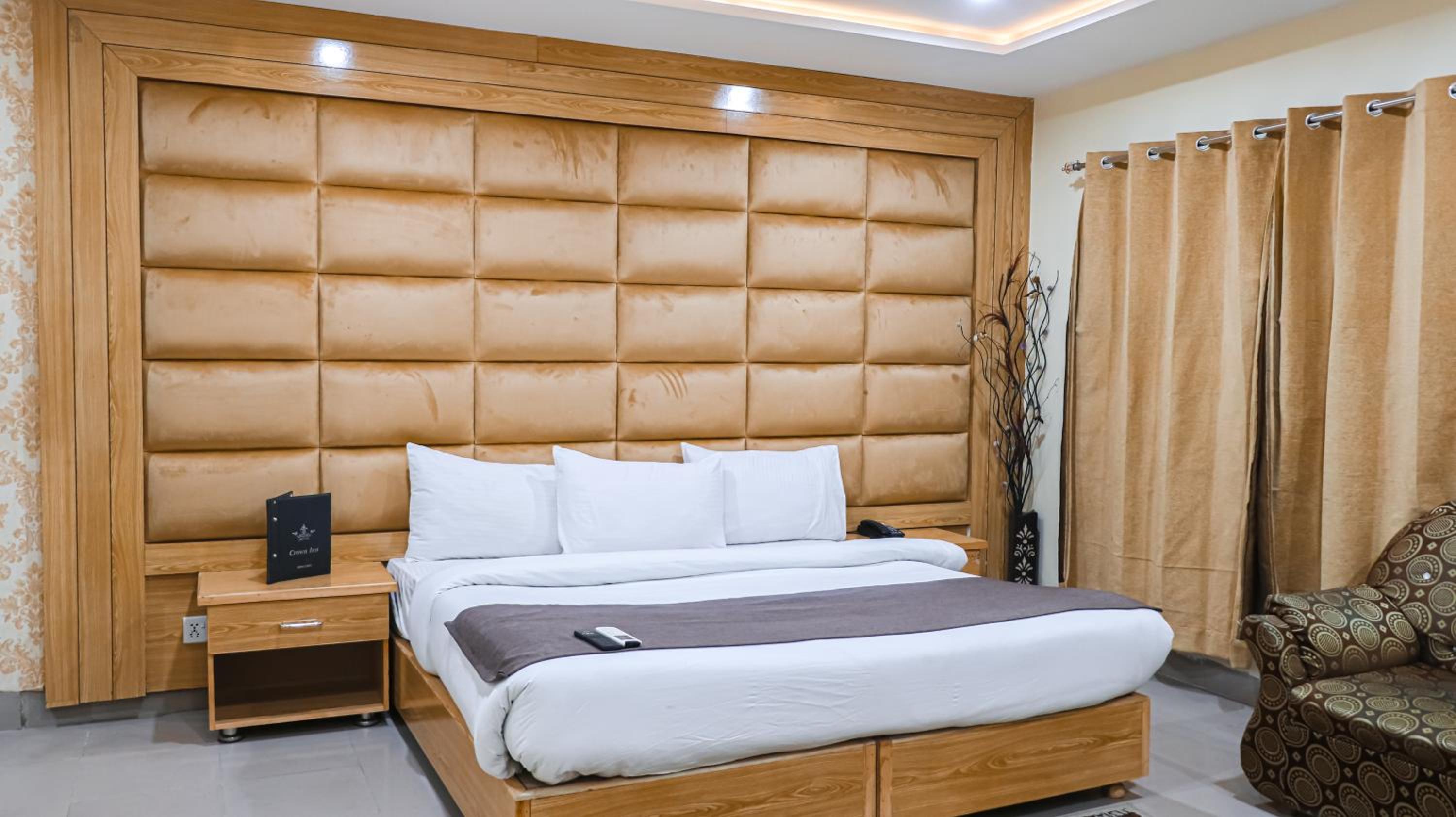 Deluxe Room - Photo 6