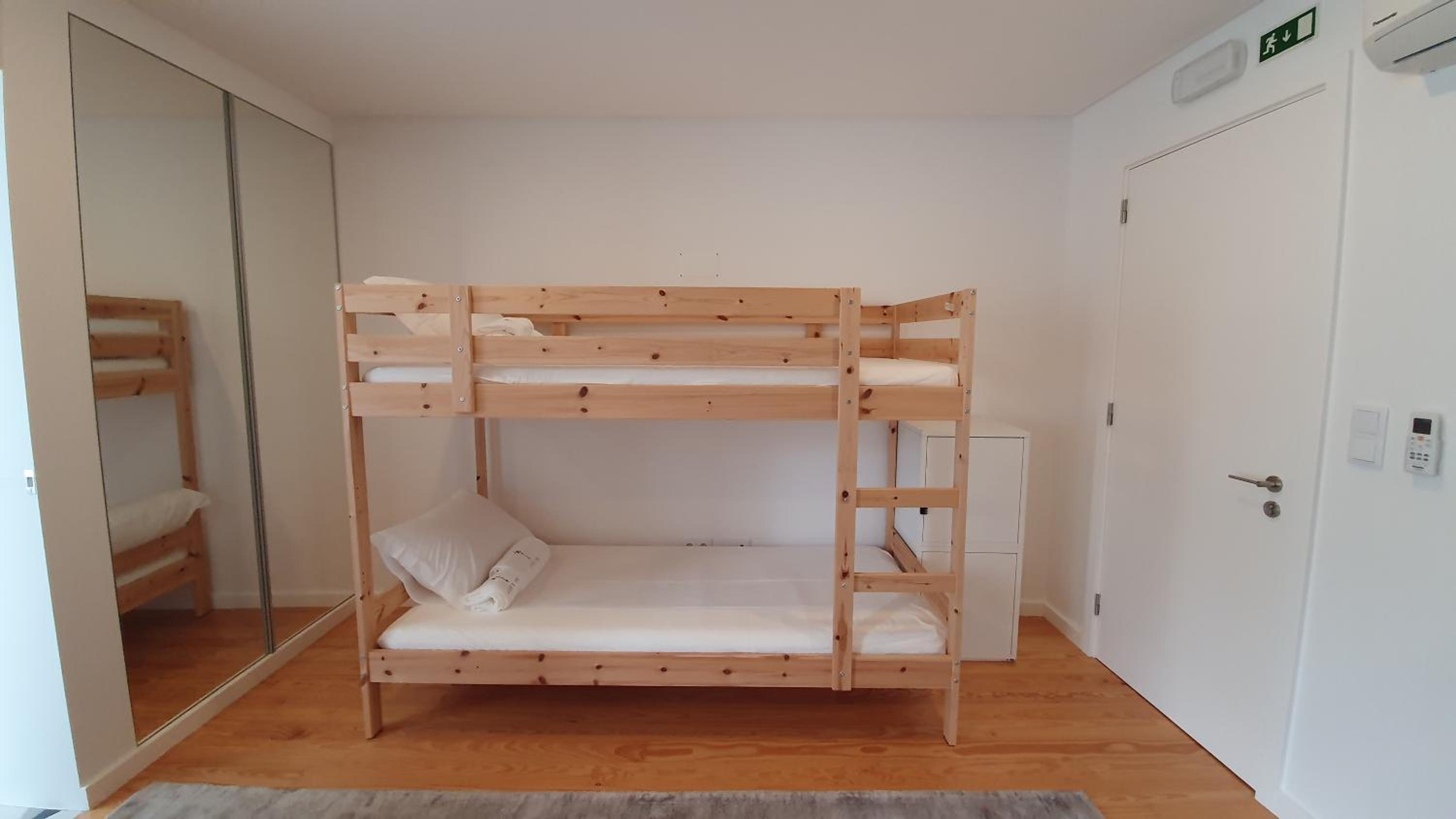 Single Bed in 6-Bed Dormitory Room photo 1