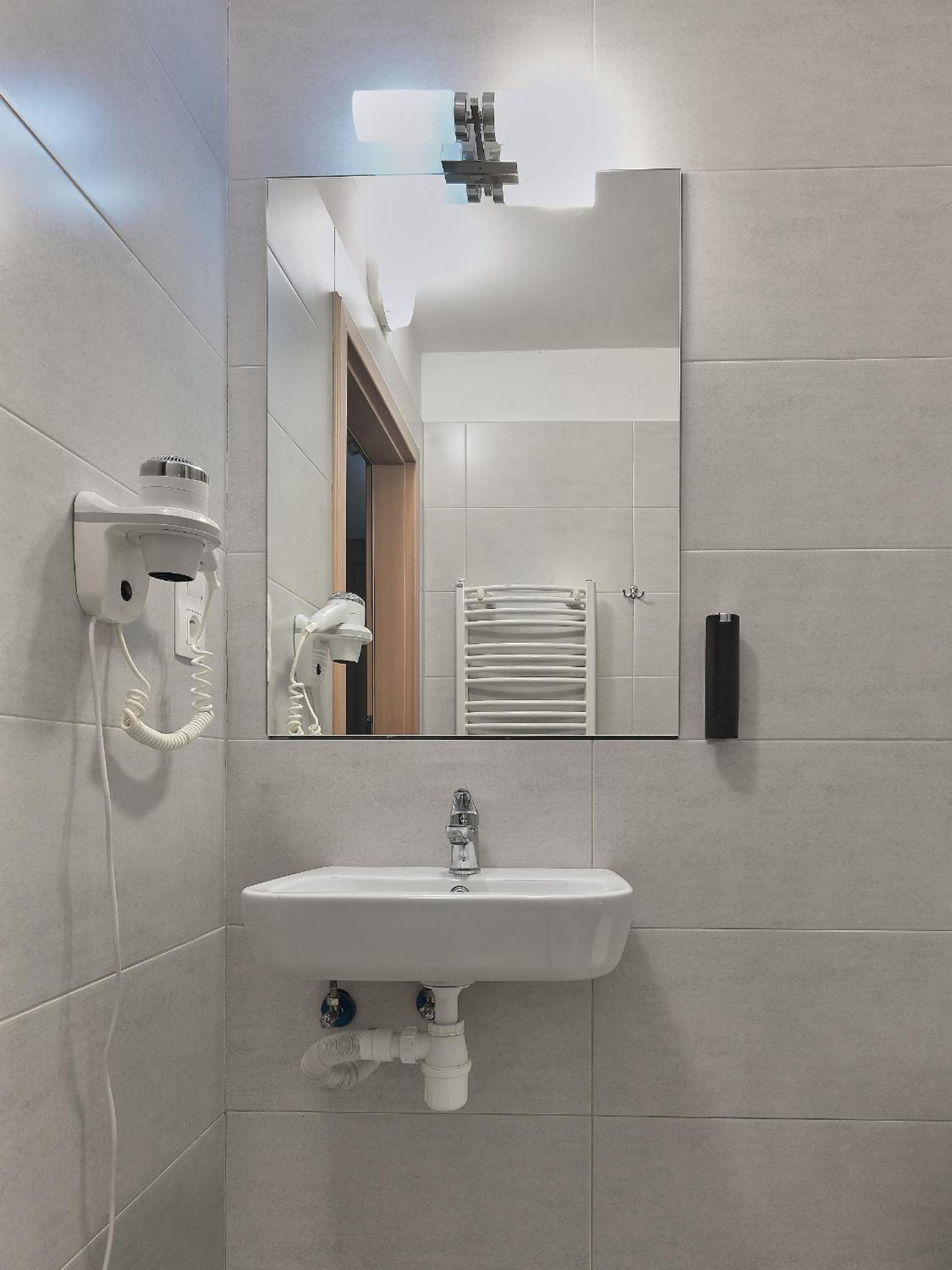 Triple Room - Photo 12