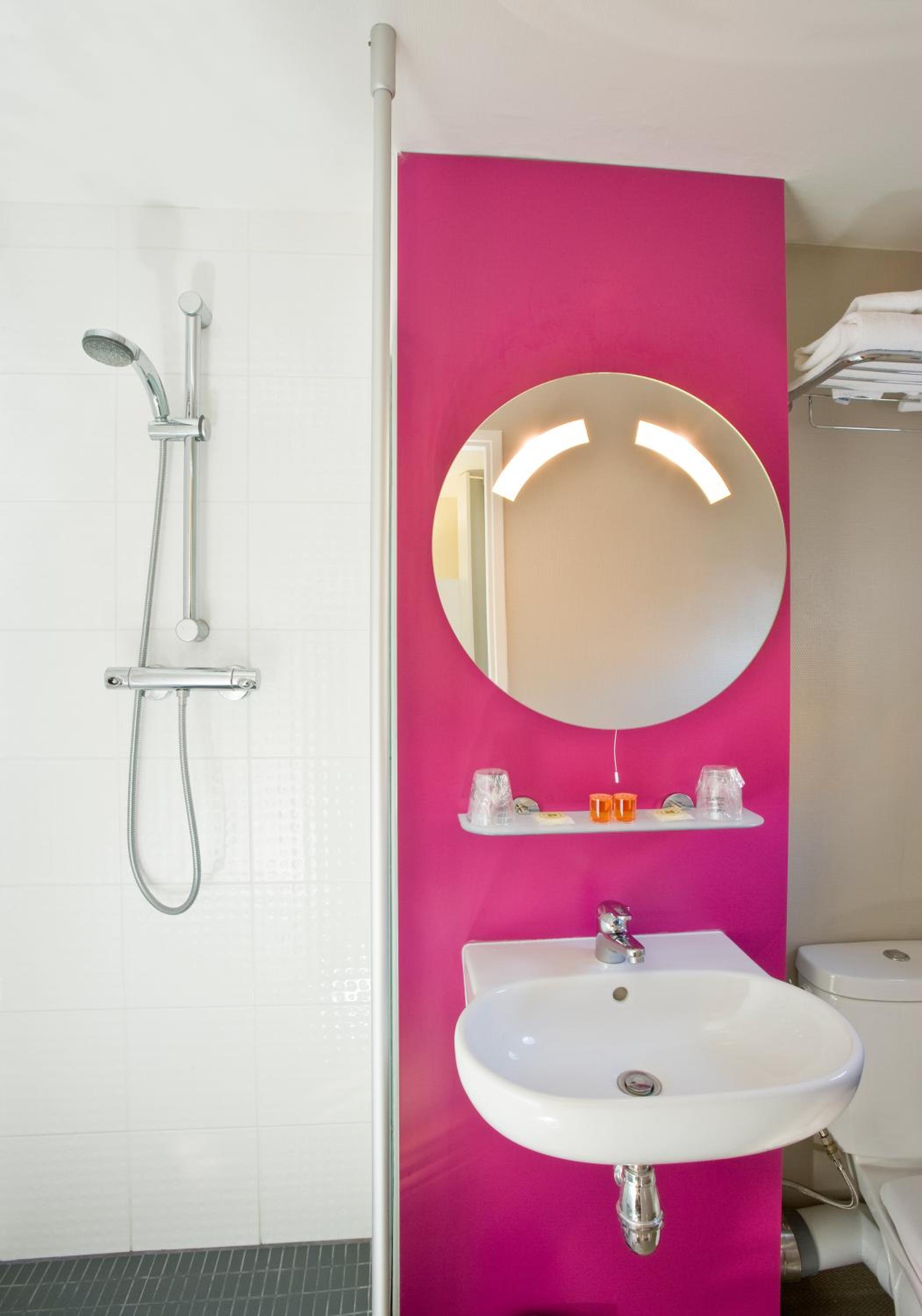 Standard Double Room - Photo 4
