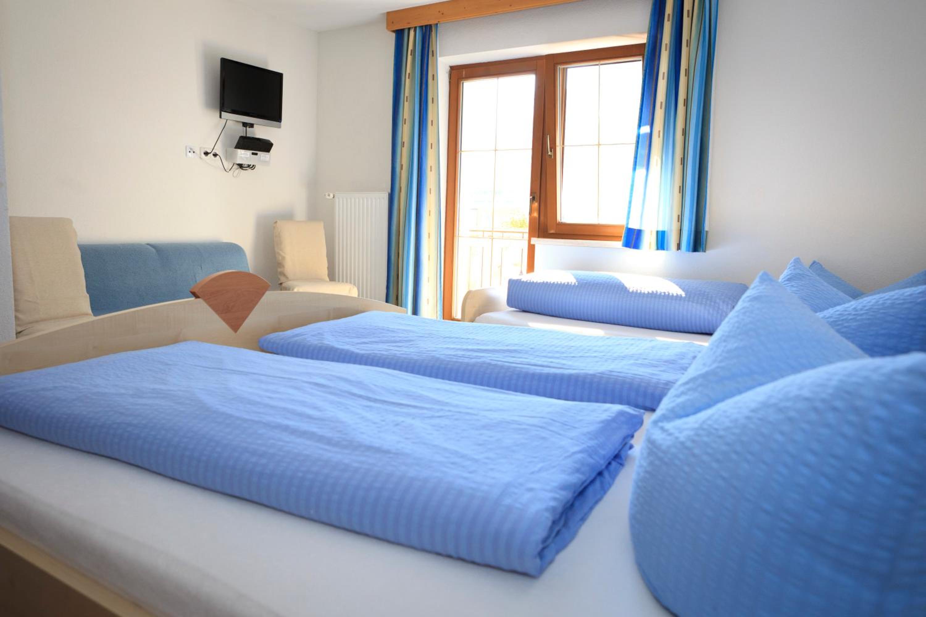 Triple Room with Balcony photo 2