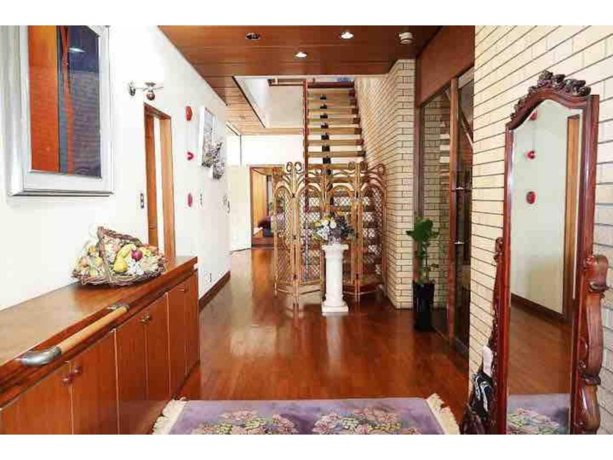 Apartment - Photo 3