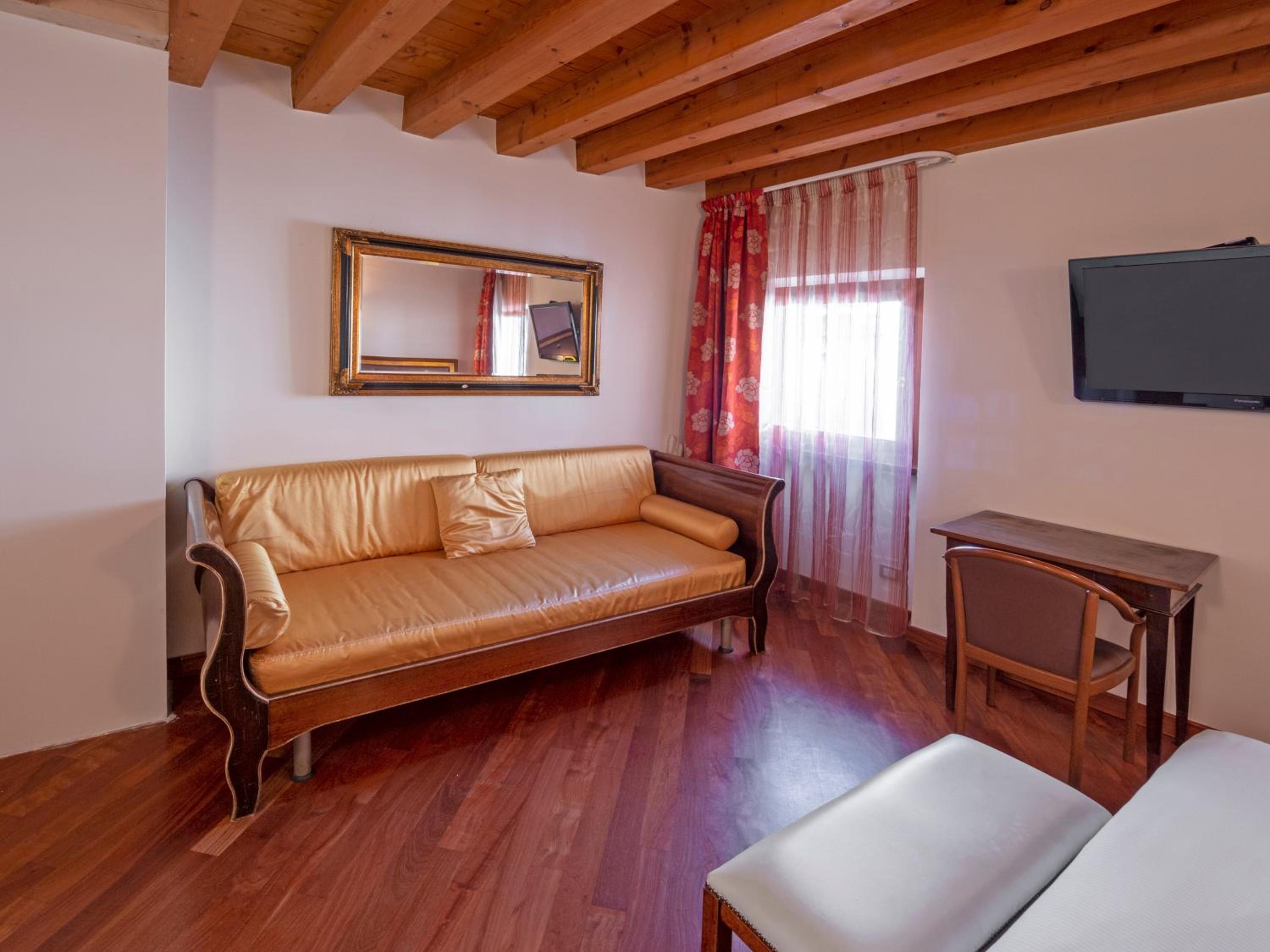 Quadruple Room - Attic - Photo 10