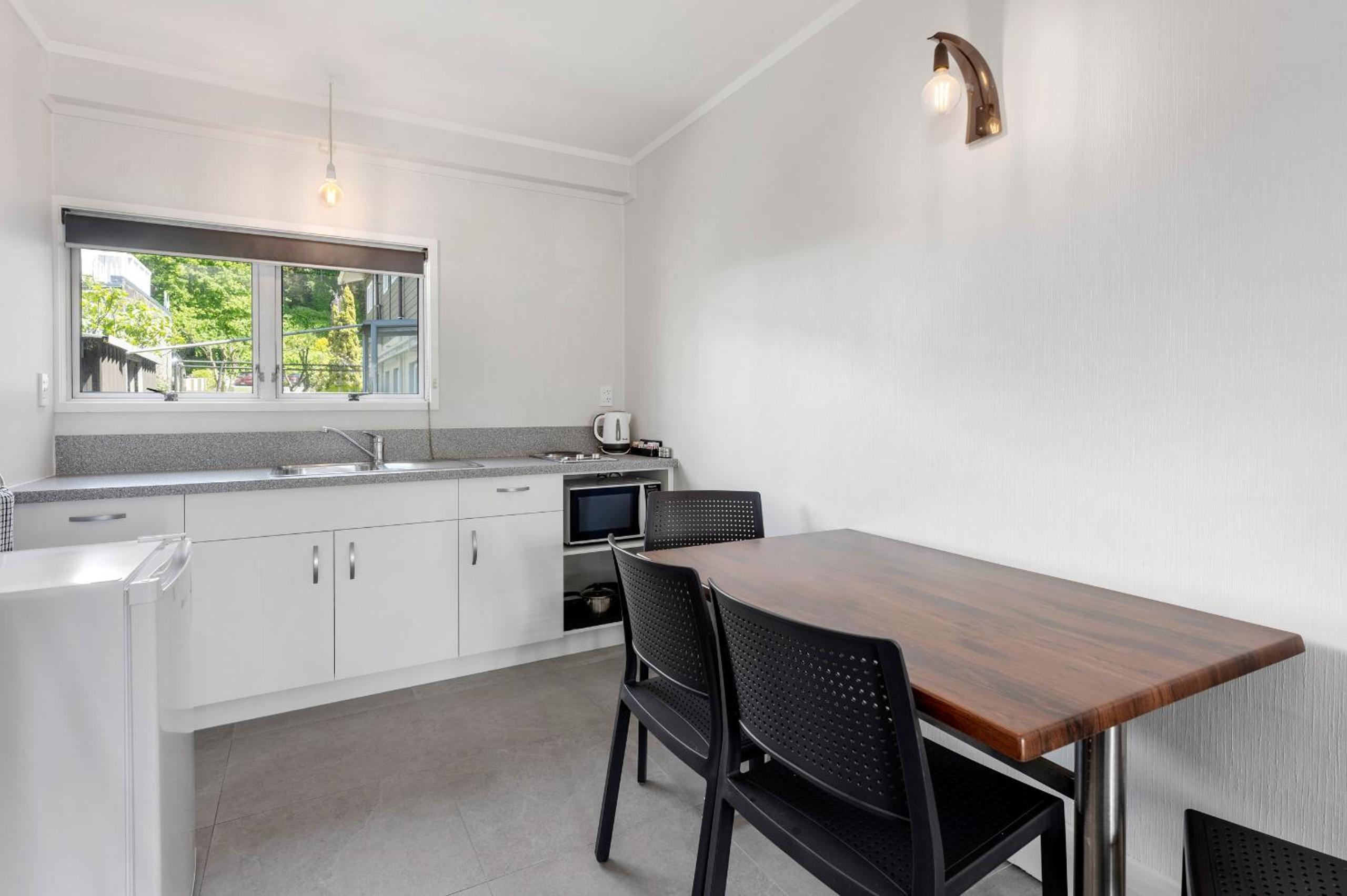 One-Bedroom Apartment - Photo 14