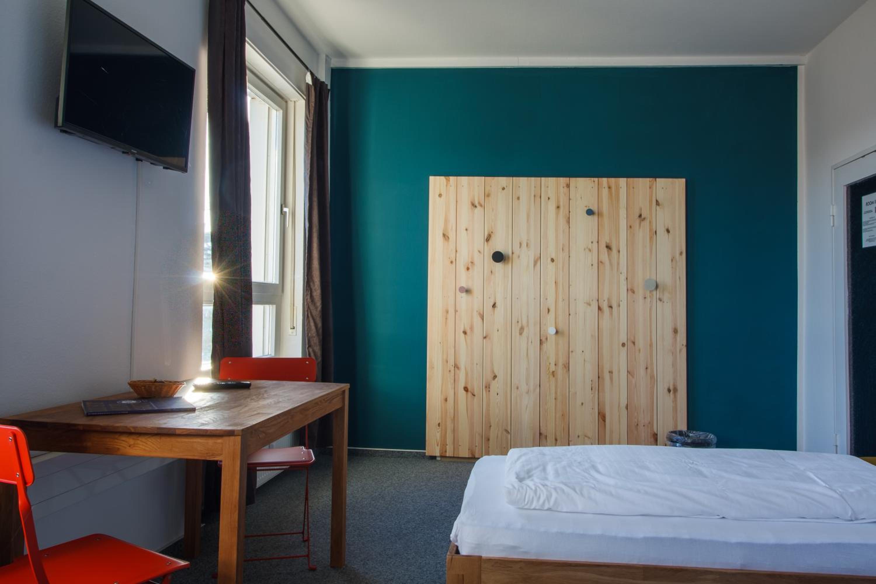 Budget Double Room with Shared Bathroom photo 2