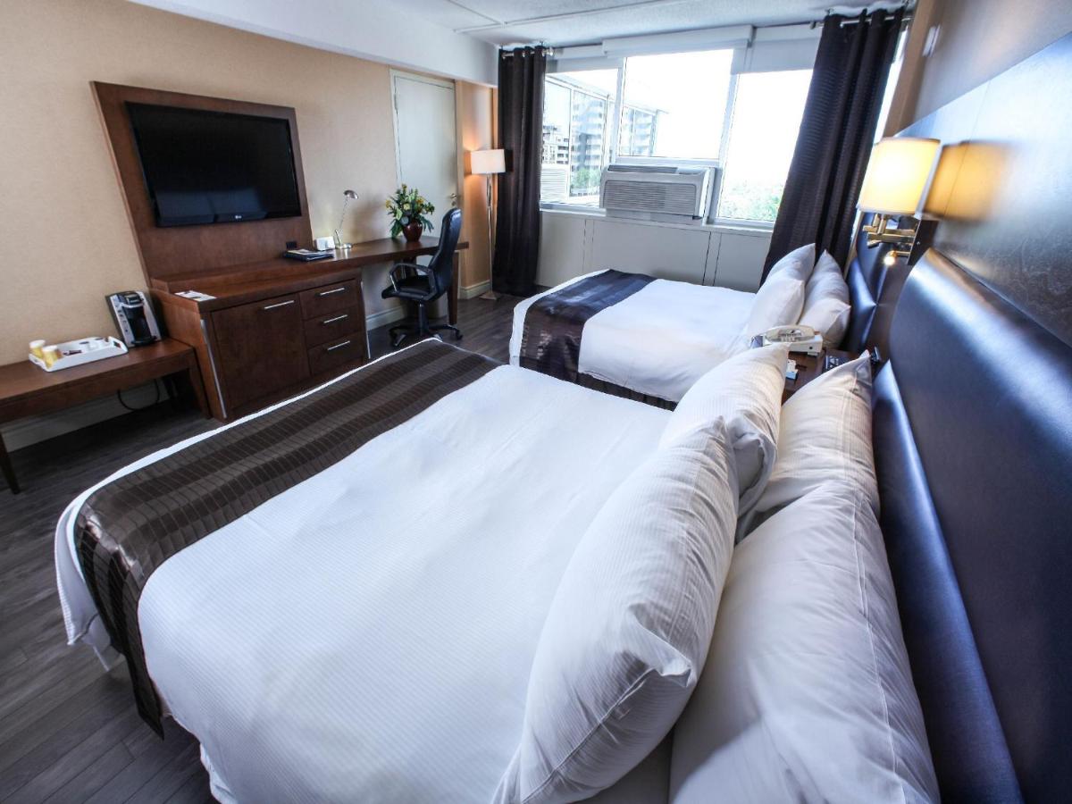 Superior Queen Room with Two Queen Beds photo 3