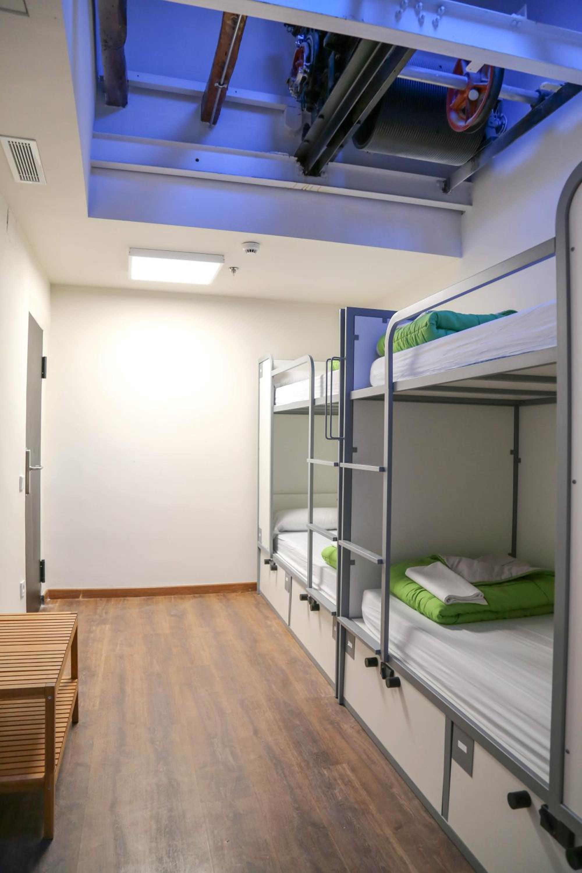 Single Bed in 10-Bed Mixed Dormitory Room photo 2