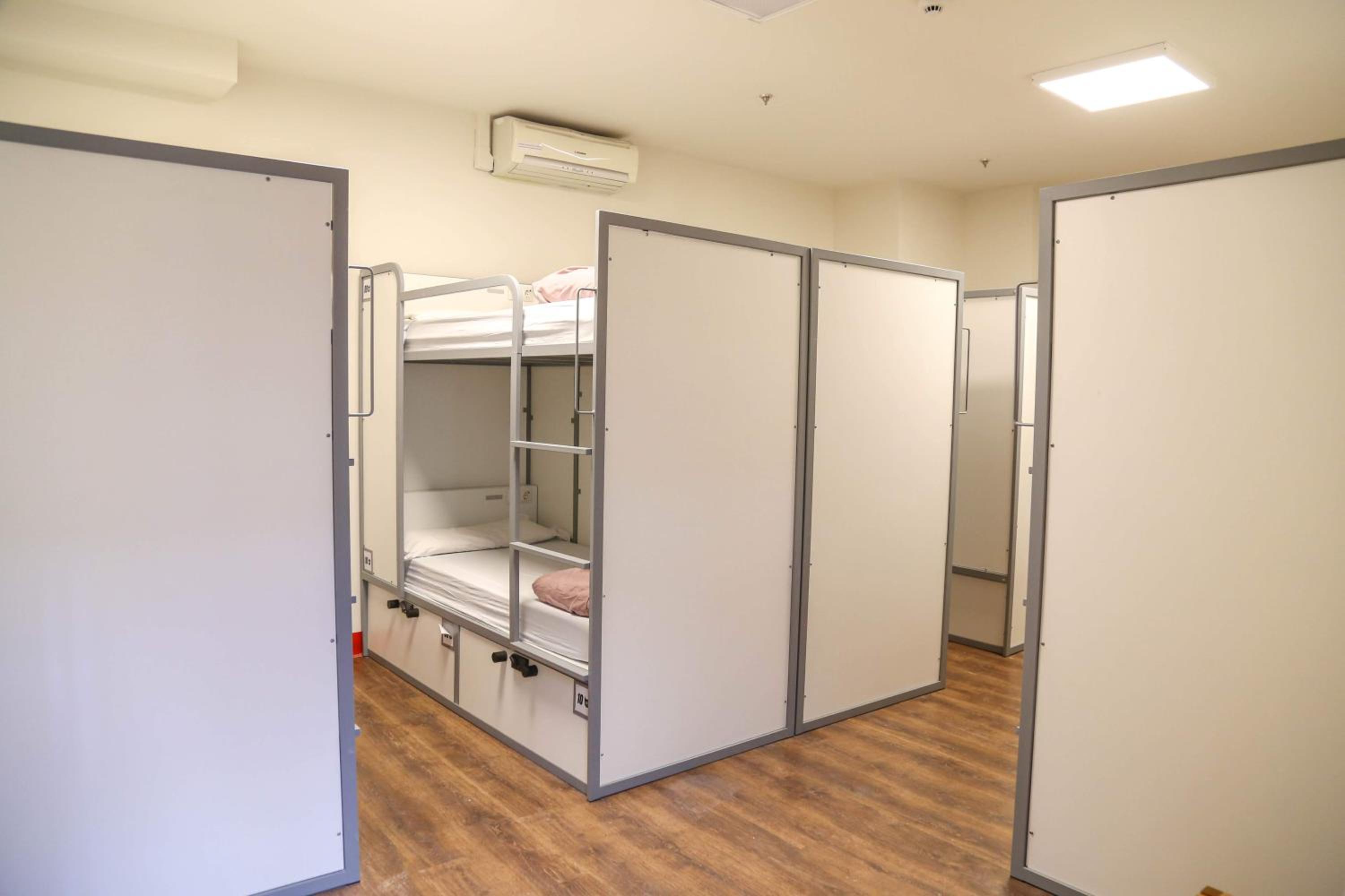 Single Bed in 12-Bed Mixed Dormitory Room photo 2